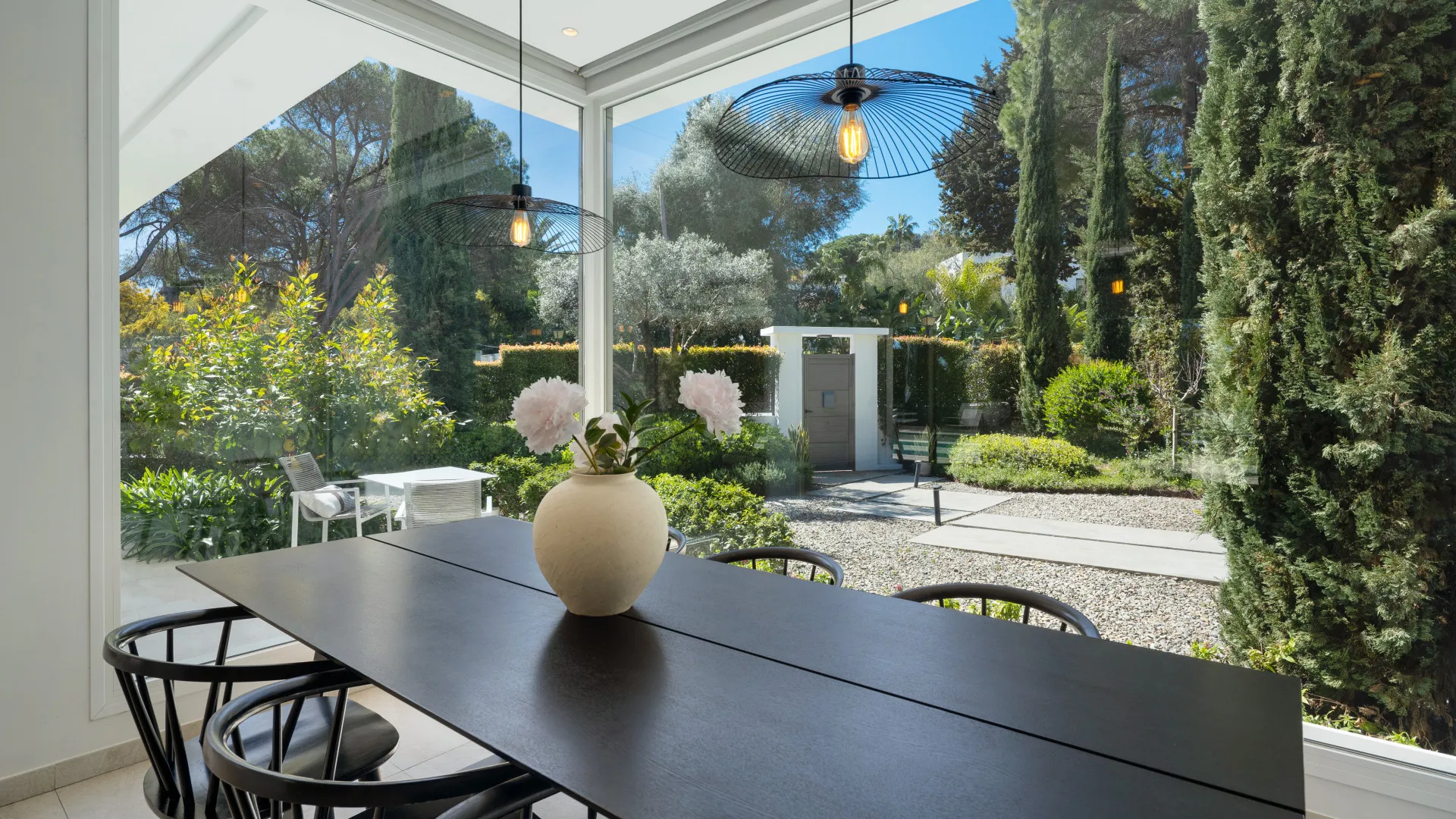 Villa de 5 dormitorios en venta en Nueva Andalucia
