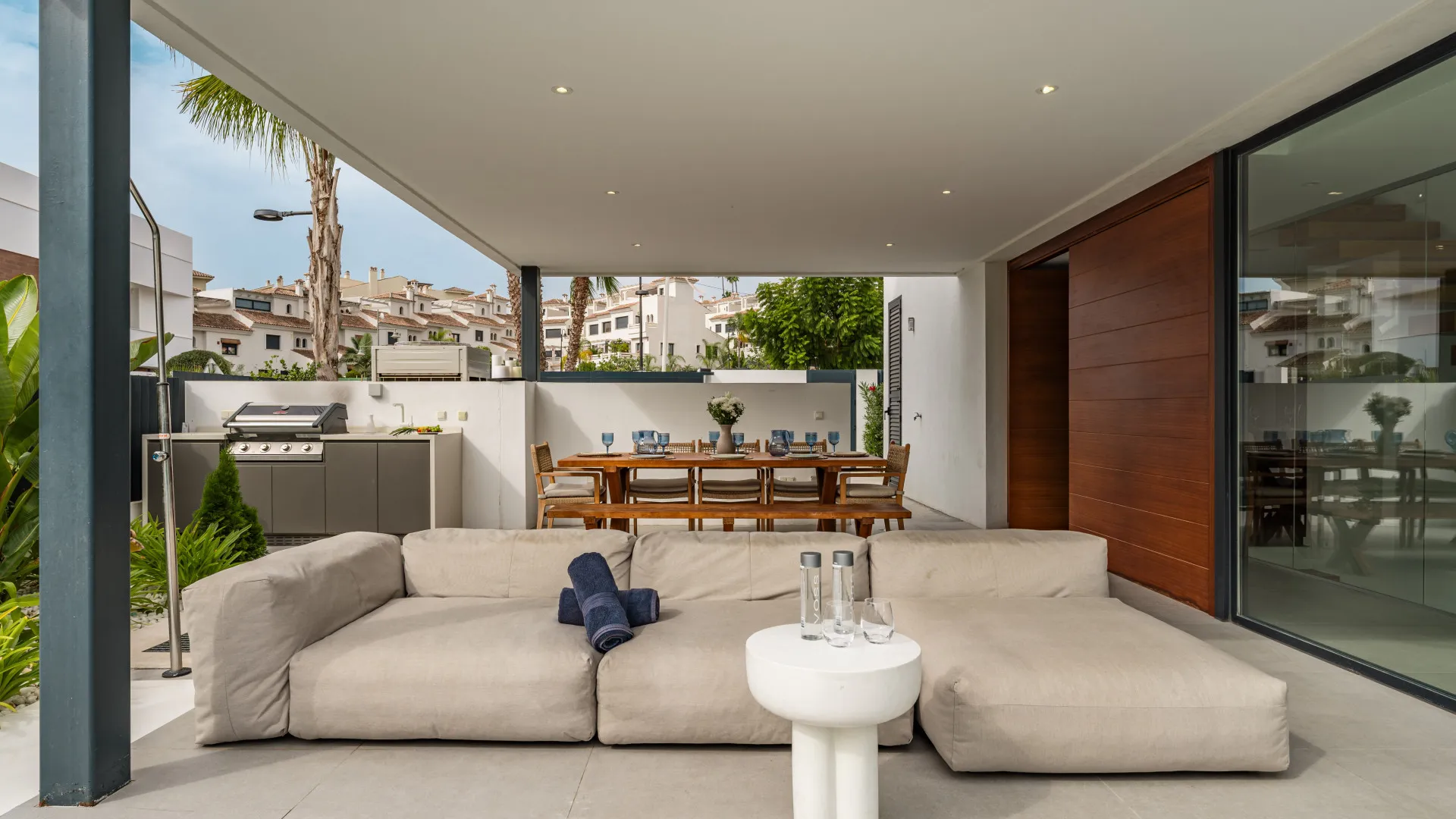 El Paraiso 5 bedrooms villa for sale