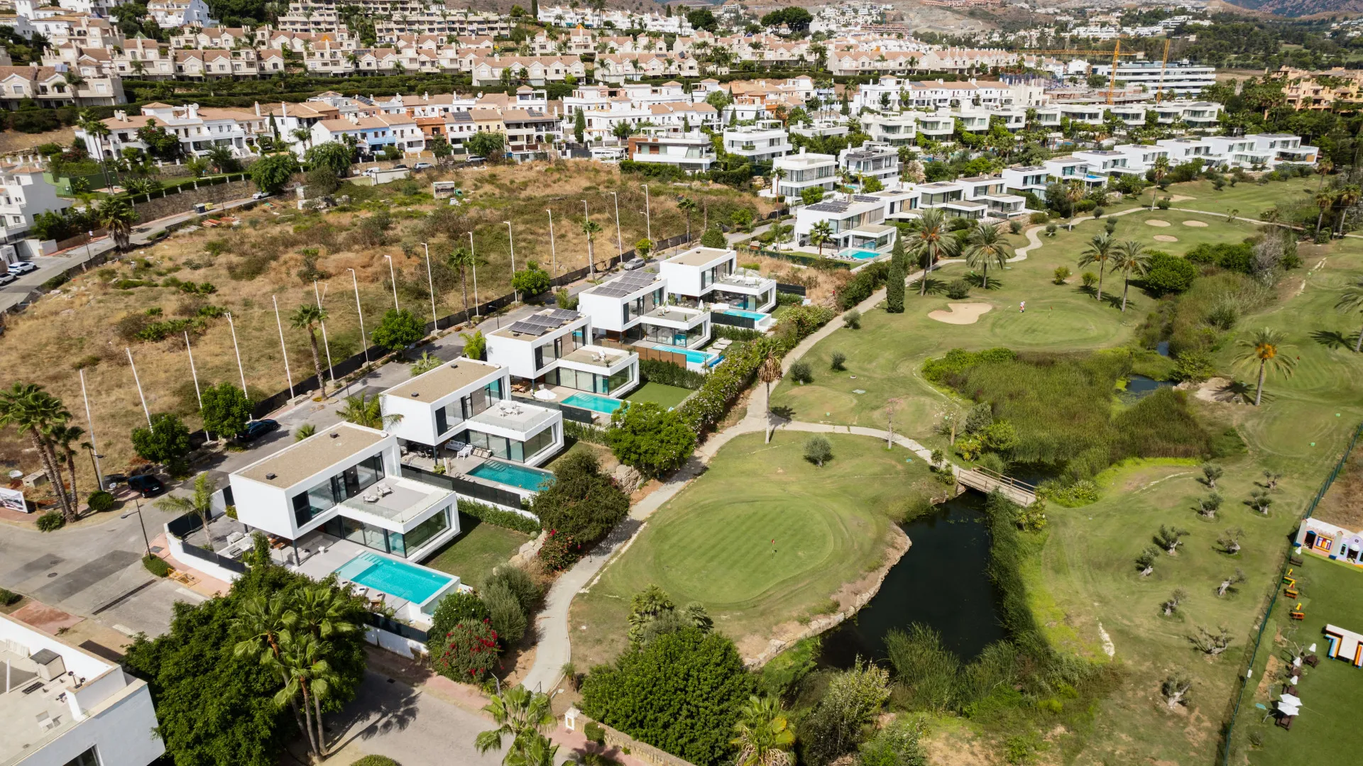 El Paraiso 5 bedrooms villa for sale