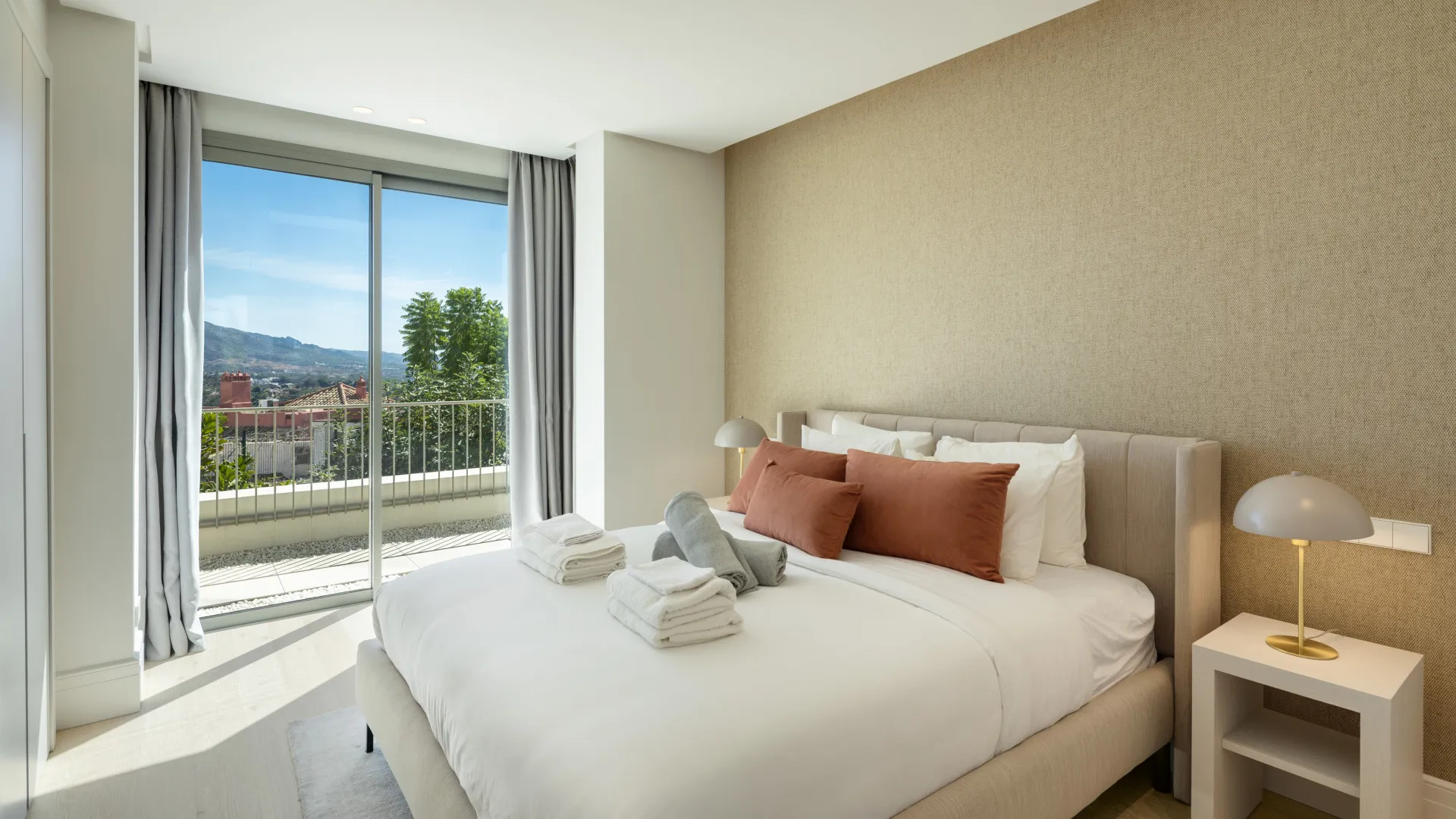 For sale Monte Halcones 7 bedrooms villa