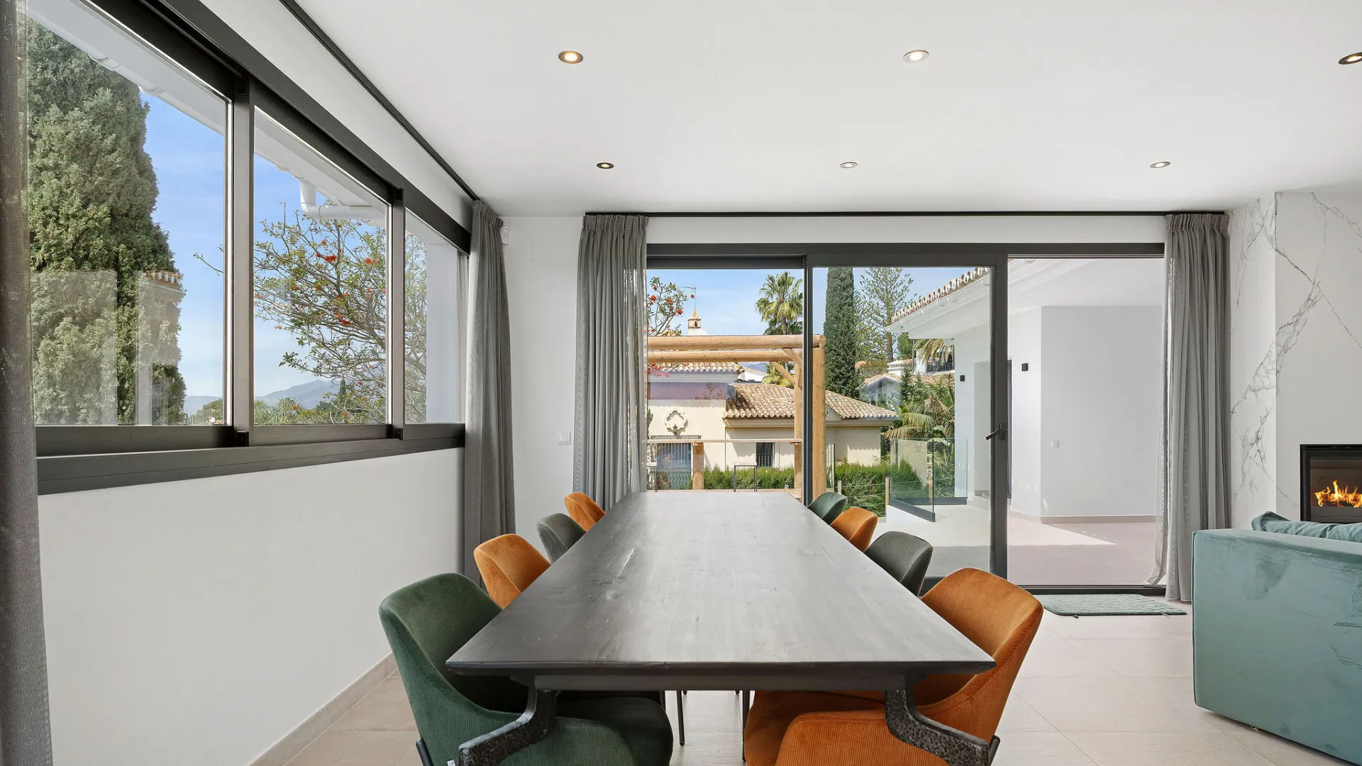 Villa for sale in Elviria with 4 bedrooms