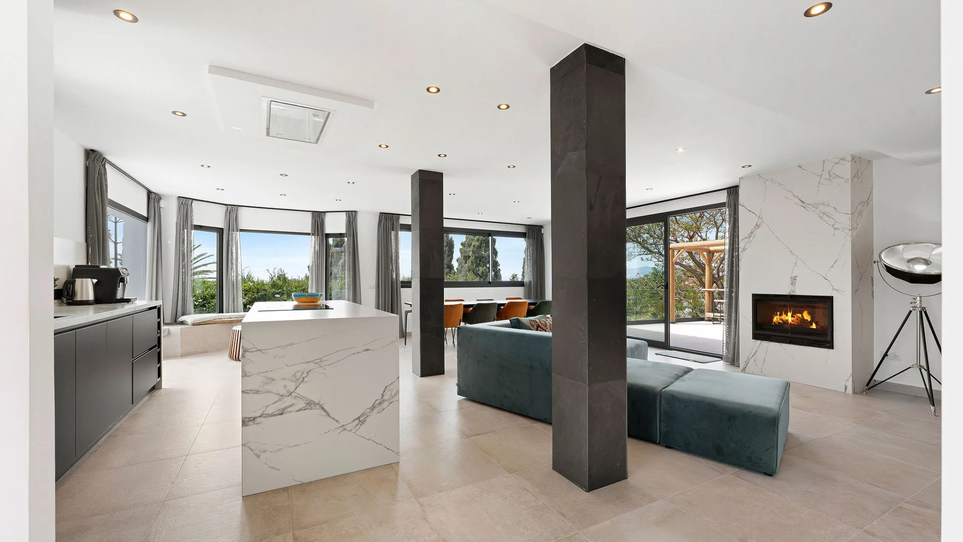 Villa for sale in Elviria with 4 bedrooms