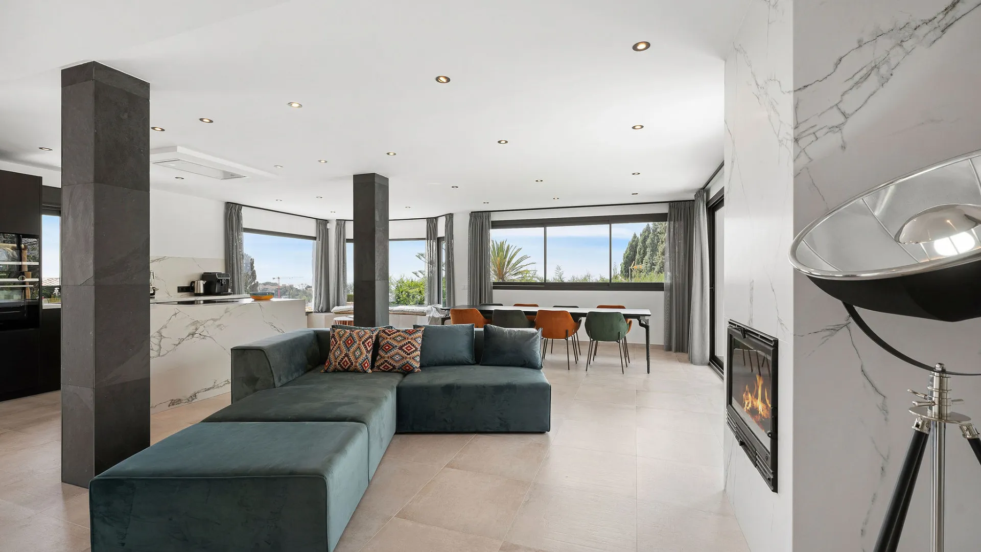 Villa for sale in Elviria with 4 bedrooms