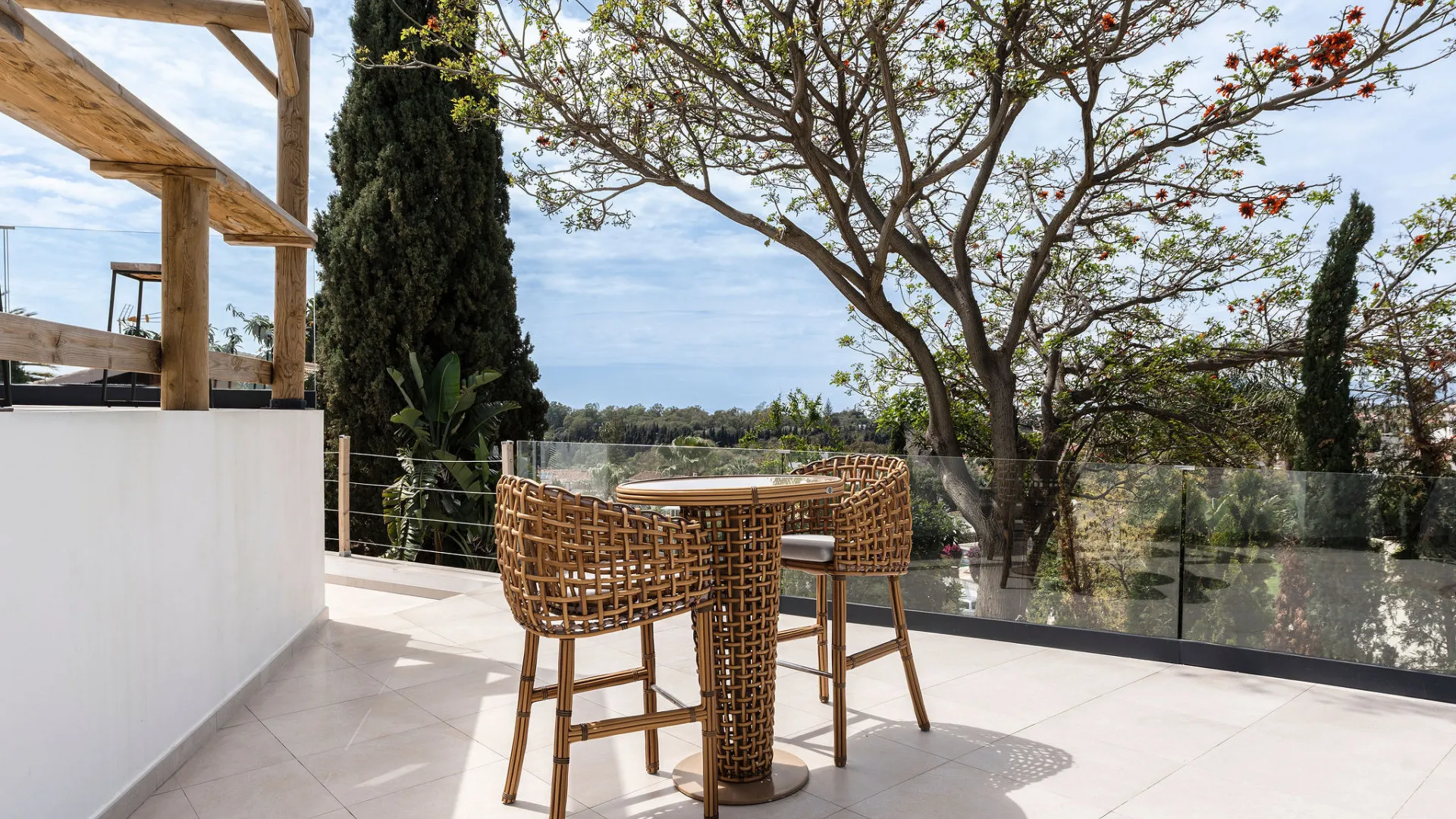 Villa for sale in Elviria with 4 bedrooms