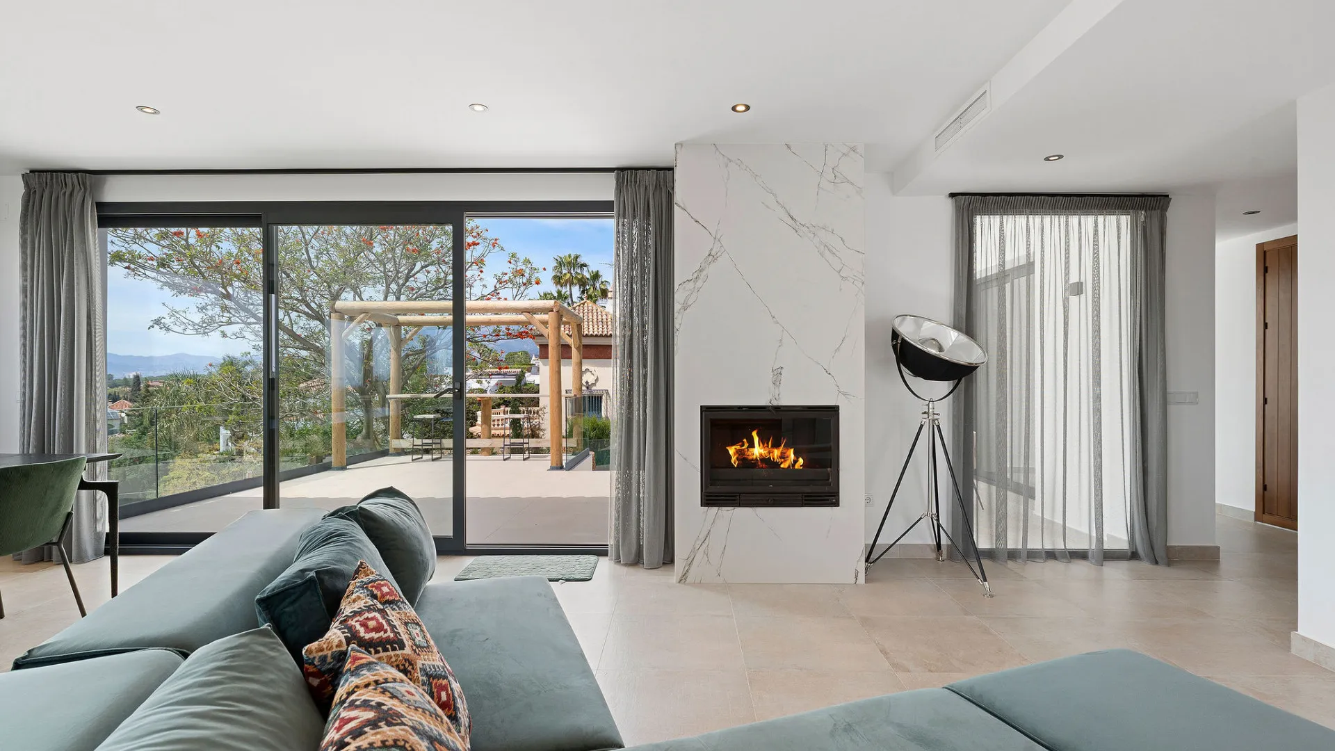 Villa for sale in Elviria with 4 bedrooms