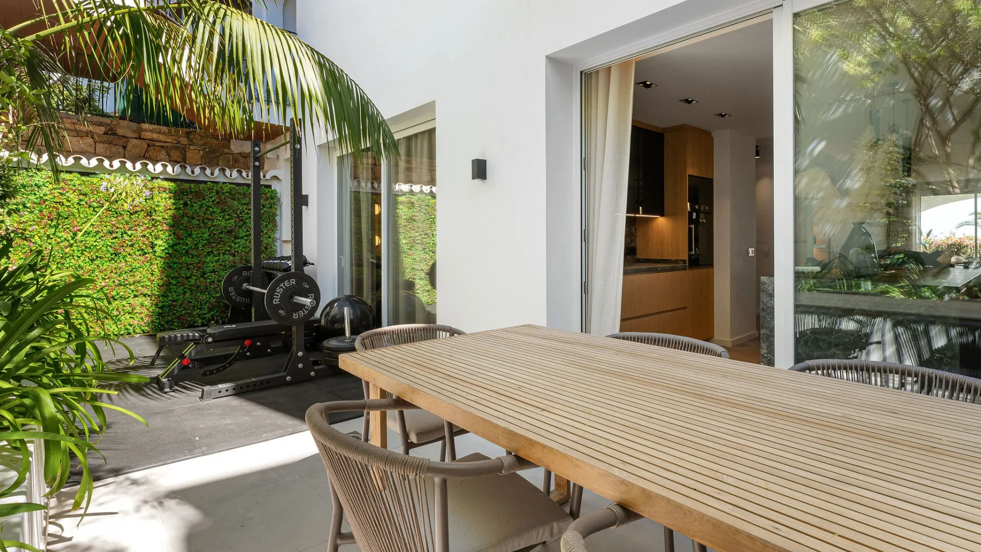 4 bedrooms Club Sierra town house for sale