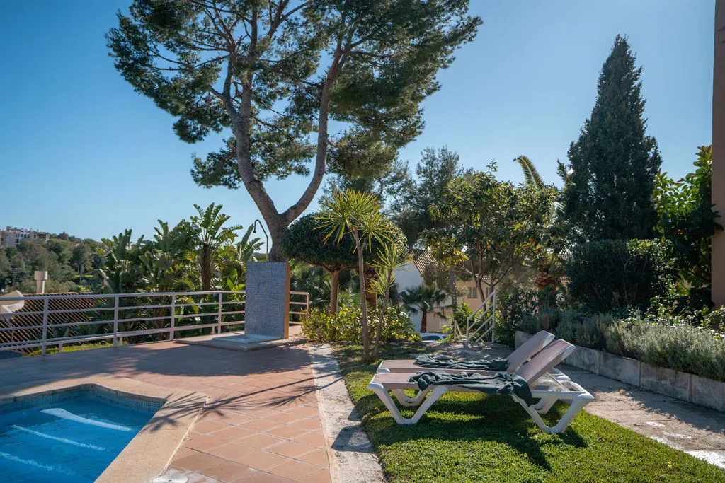 For sale apartment with 3 bedrooms in Bendinat