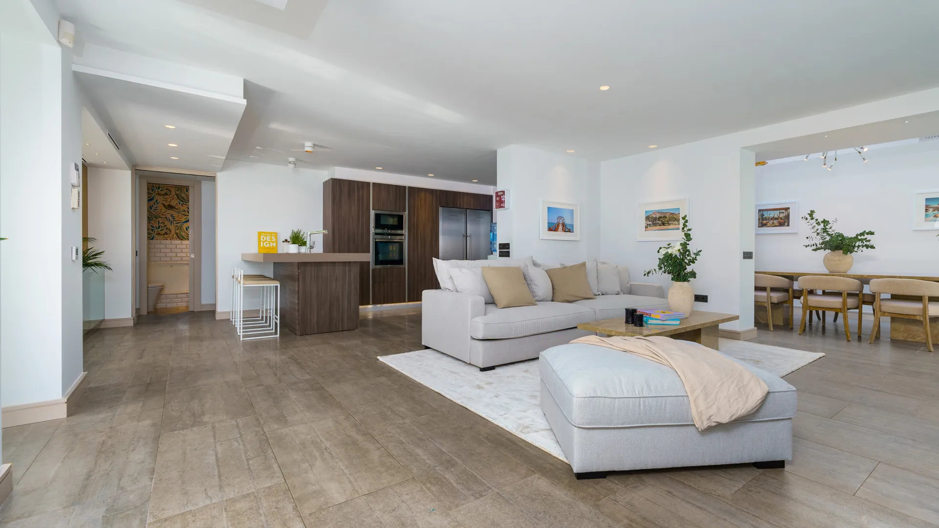 6 bedrooms villa for sale in Nueva Andalucia