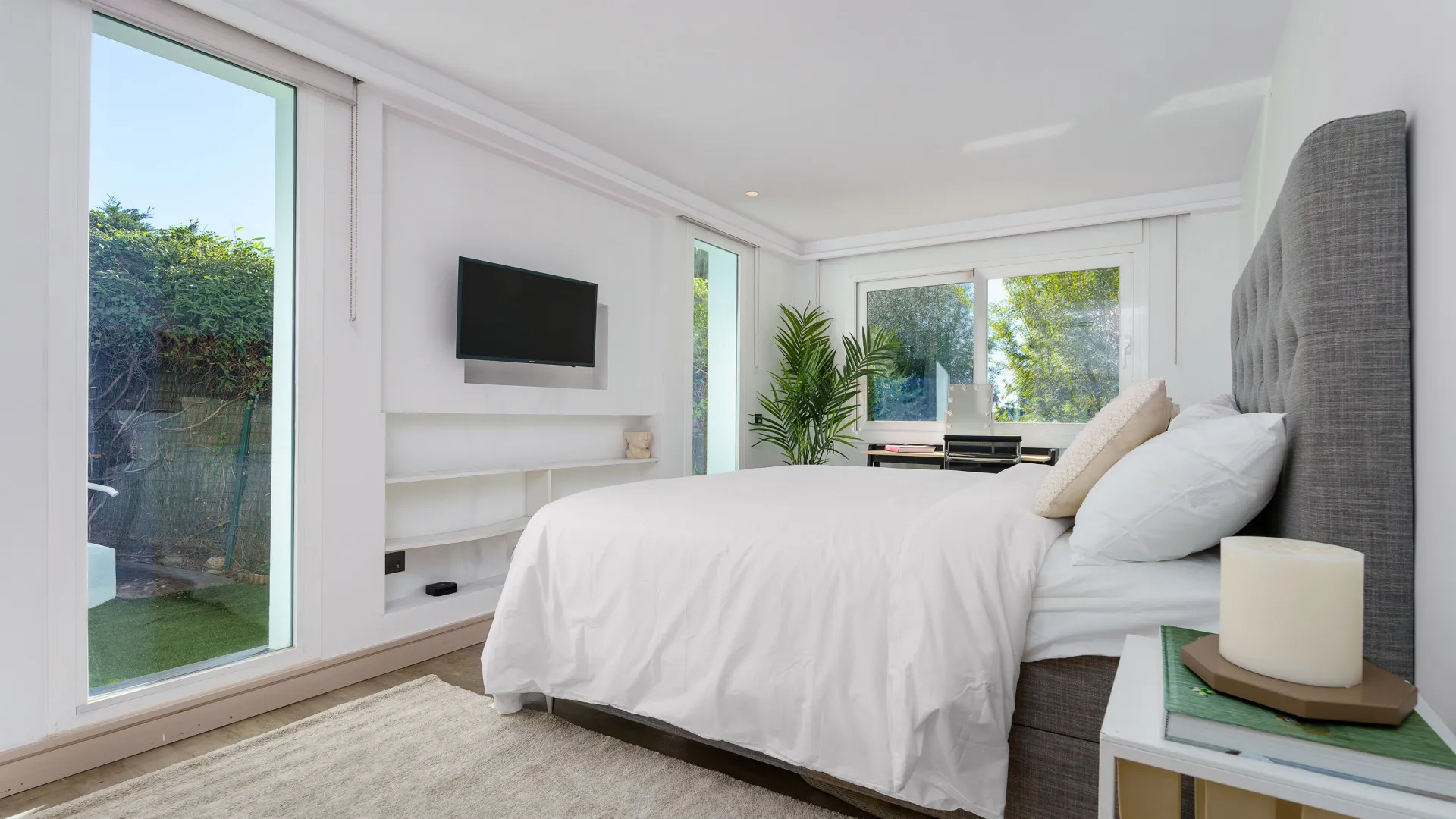 6 bedrooms villa for sale in Nueva Andalucia