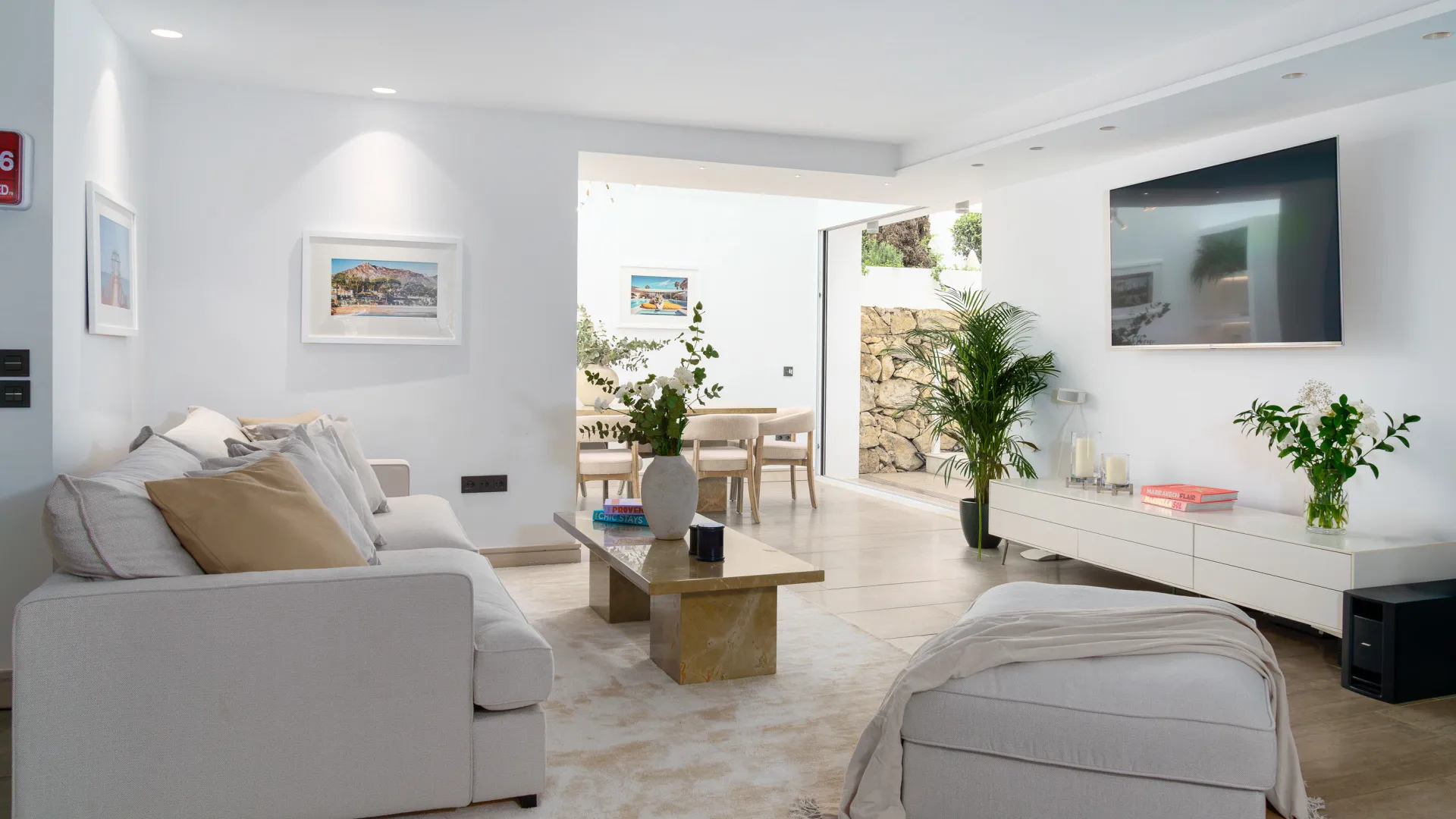 6 bedrooms villa for sale in Nueva Andalucia
