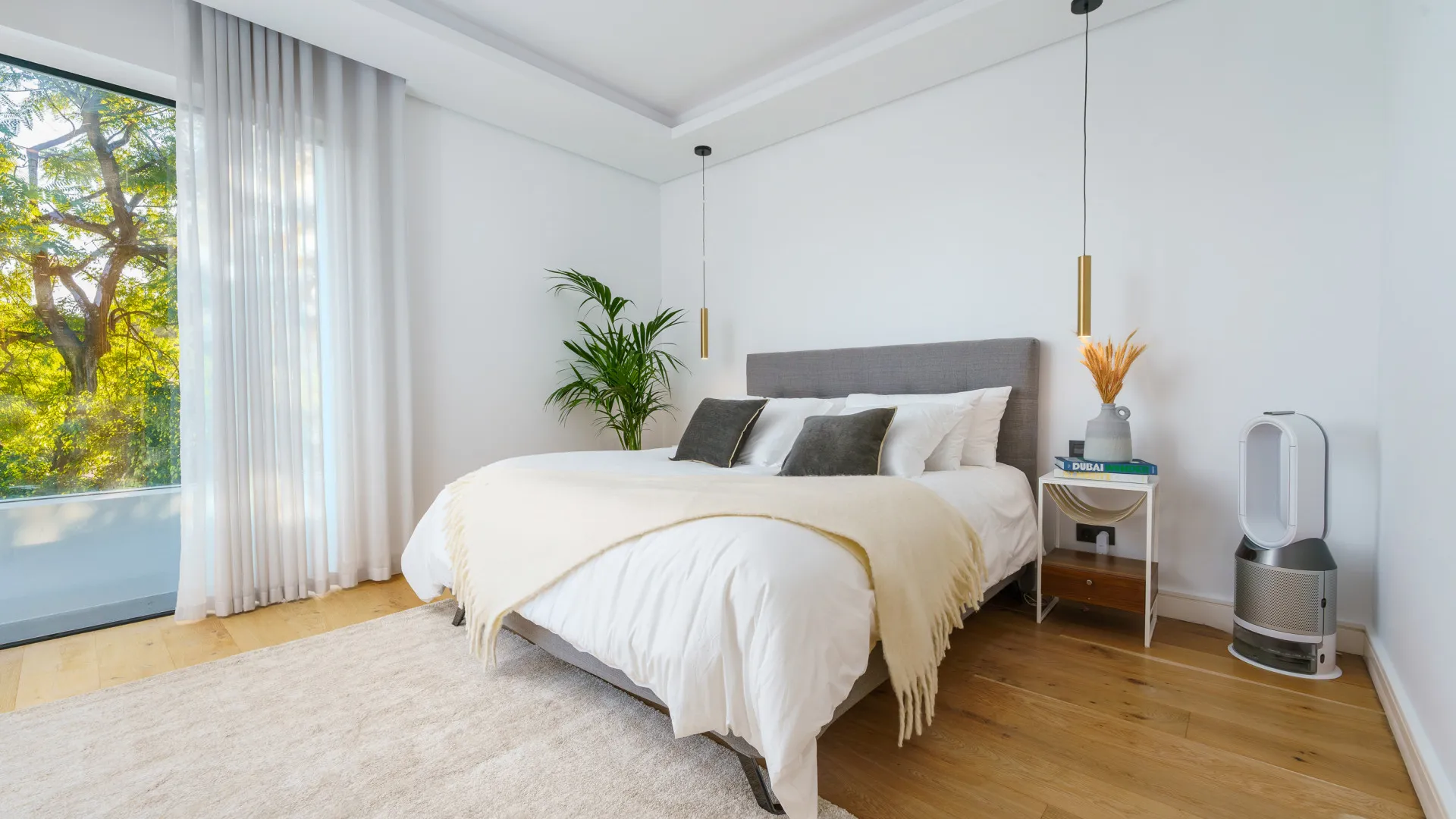 6 bedrooms villa for sale in Nueva Andalucia