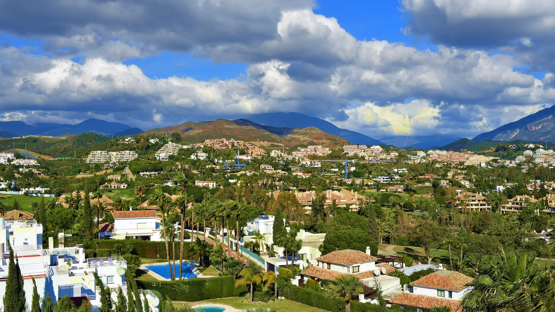 Nueva Andalucia, villa de 7 dormitorios en venta