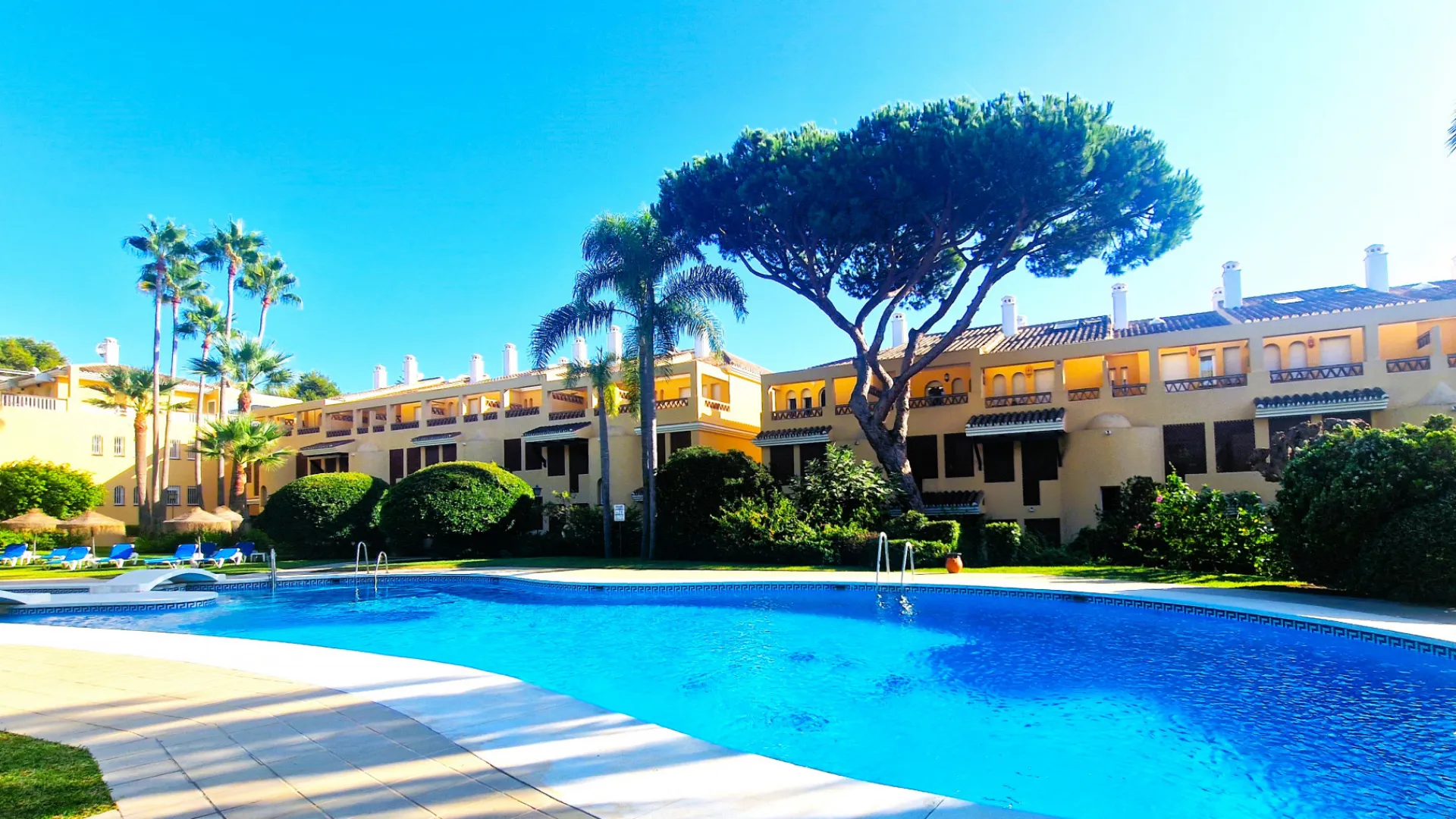 Buy Marbella East ground floor apartment