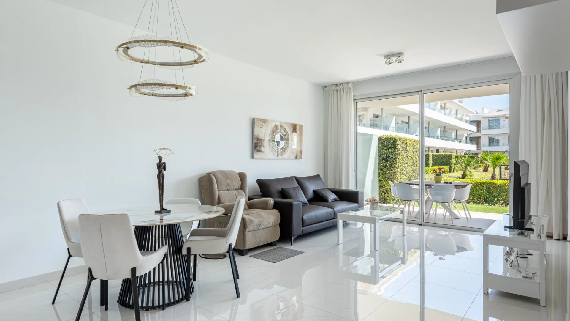 3 bedrooms Belaire apartment for sale