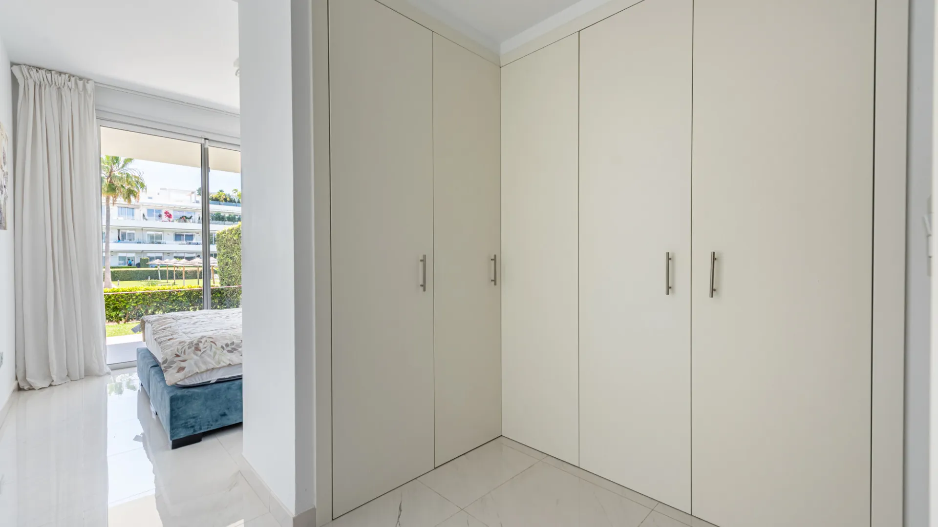 3 bedrooms Belaire apartment for sale