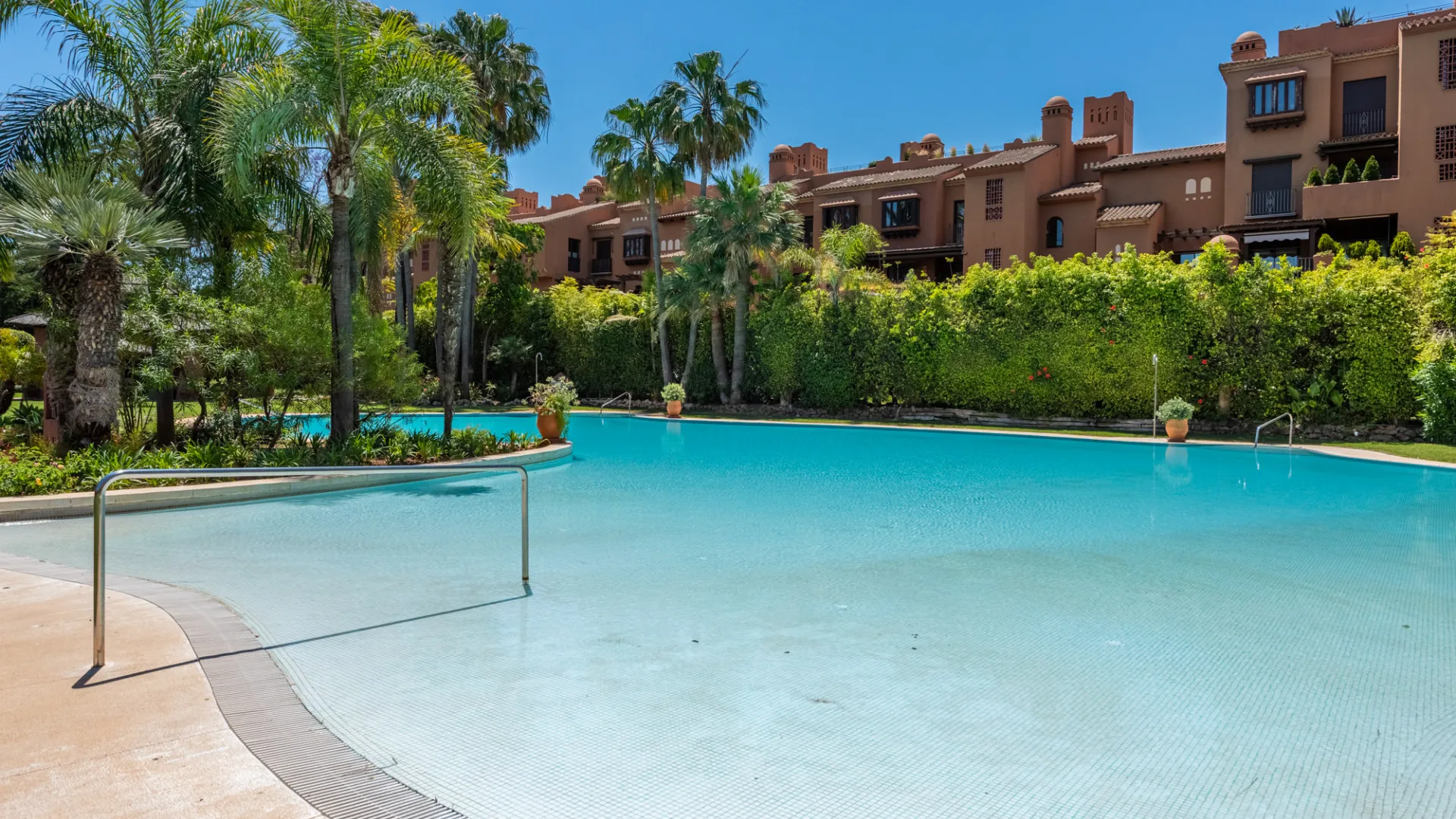 Apartamento en venta en Alhambra del Golf con 2 dormitorios