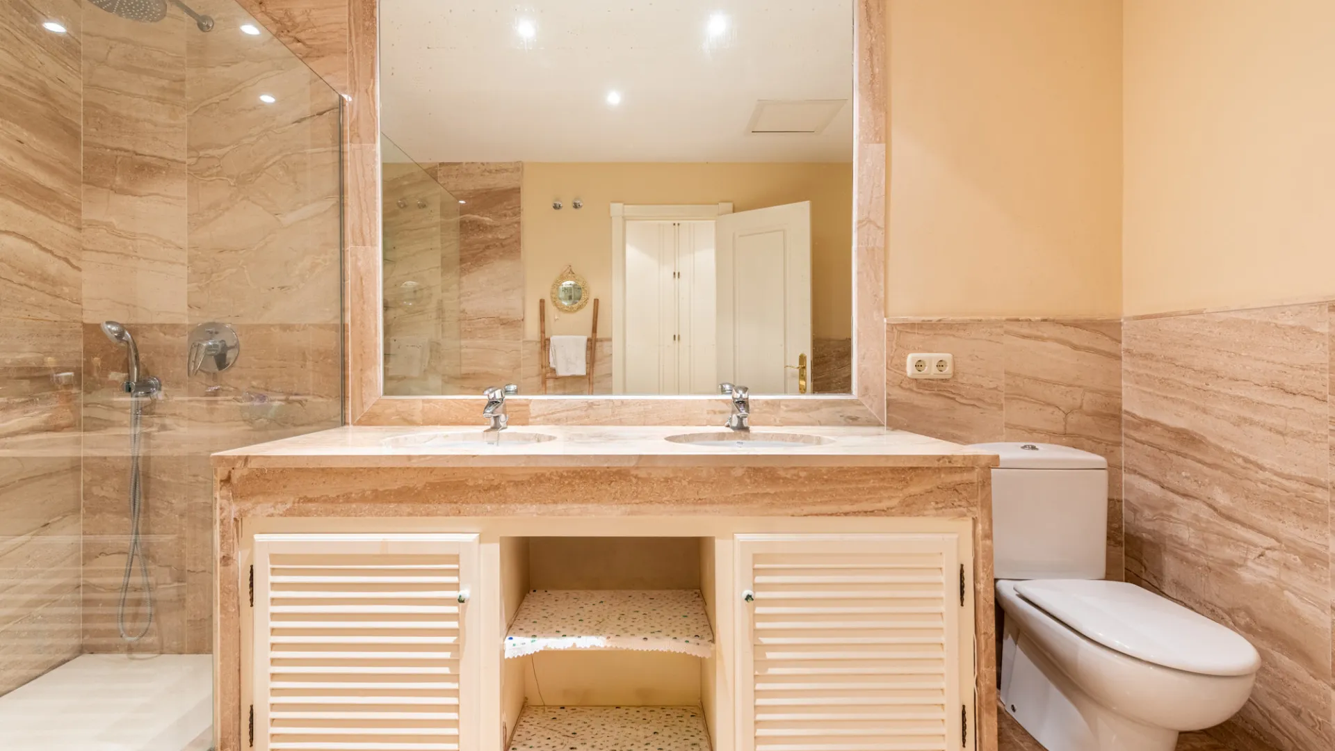 Apartamento en venta en Alhambra del Golf con 2 dormitorios