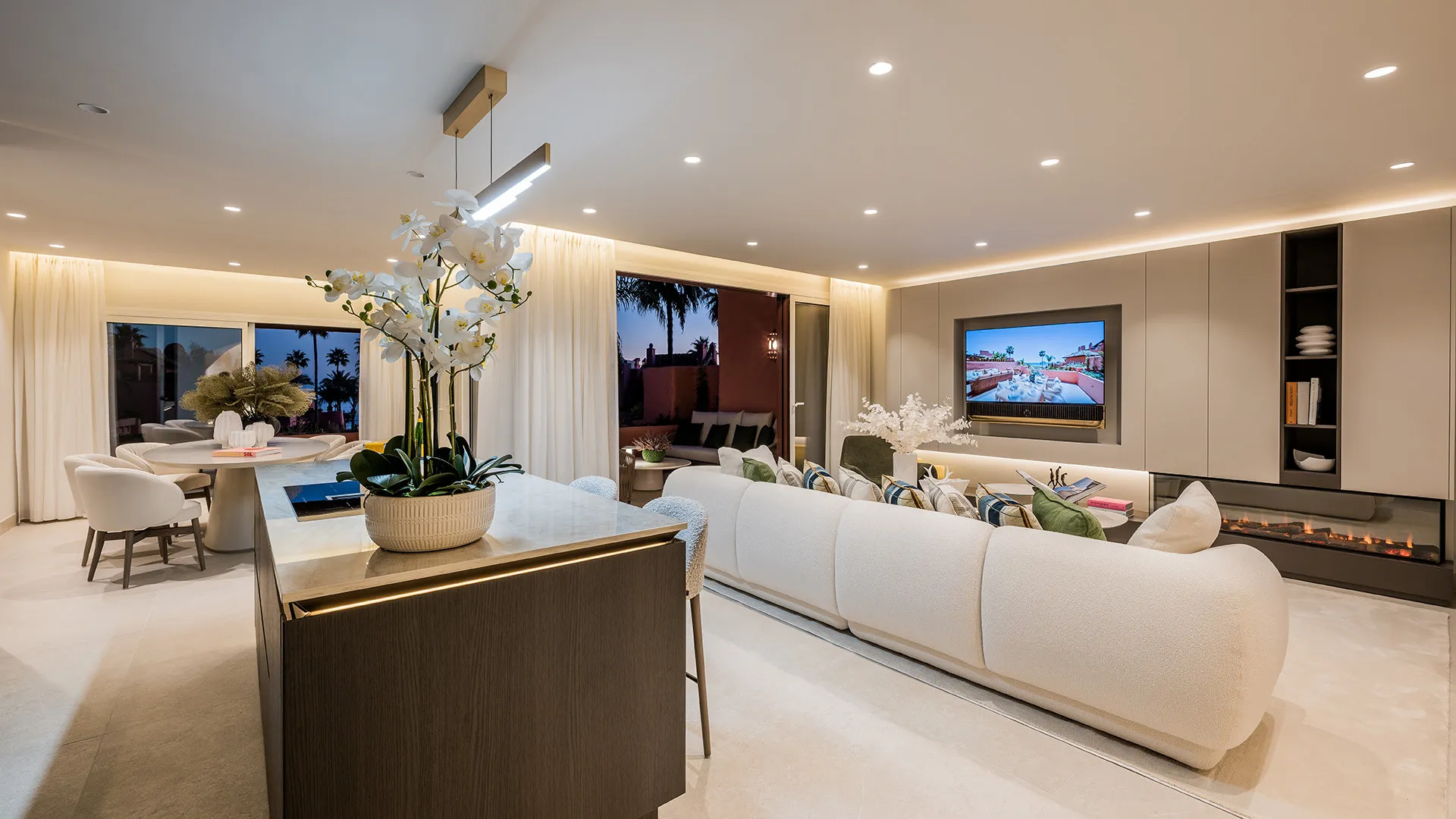 For sale penthouse with 3 bedrooms in New Golden Mile