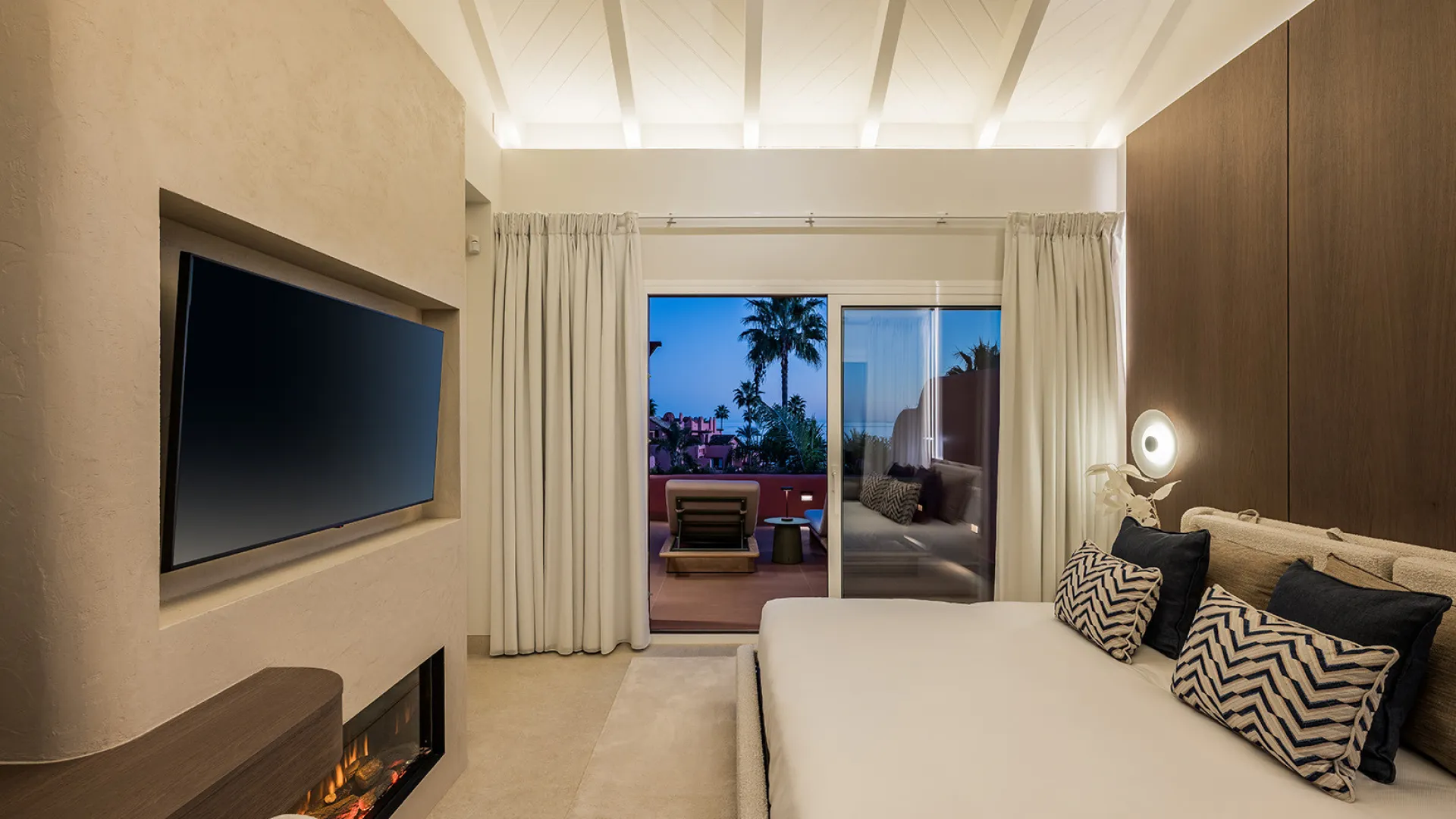 For sale penthouse with 3 bedrooms in New Golden Mile