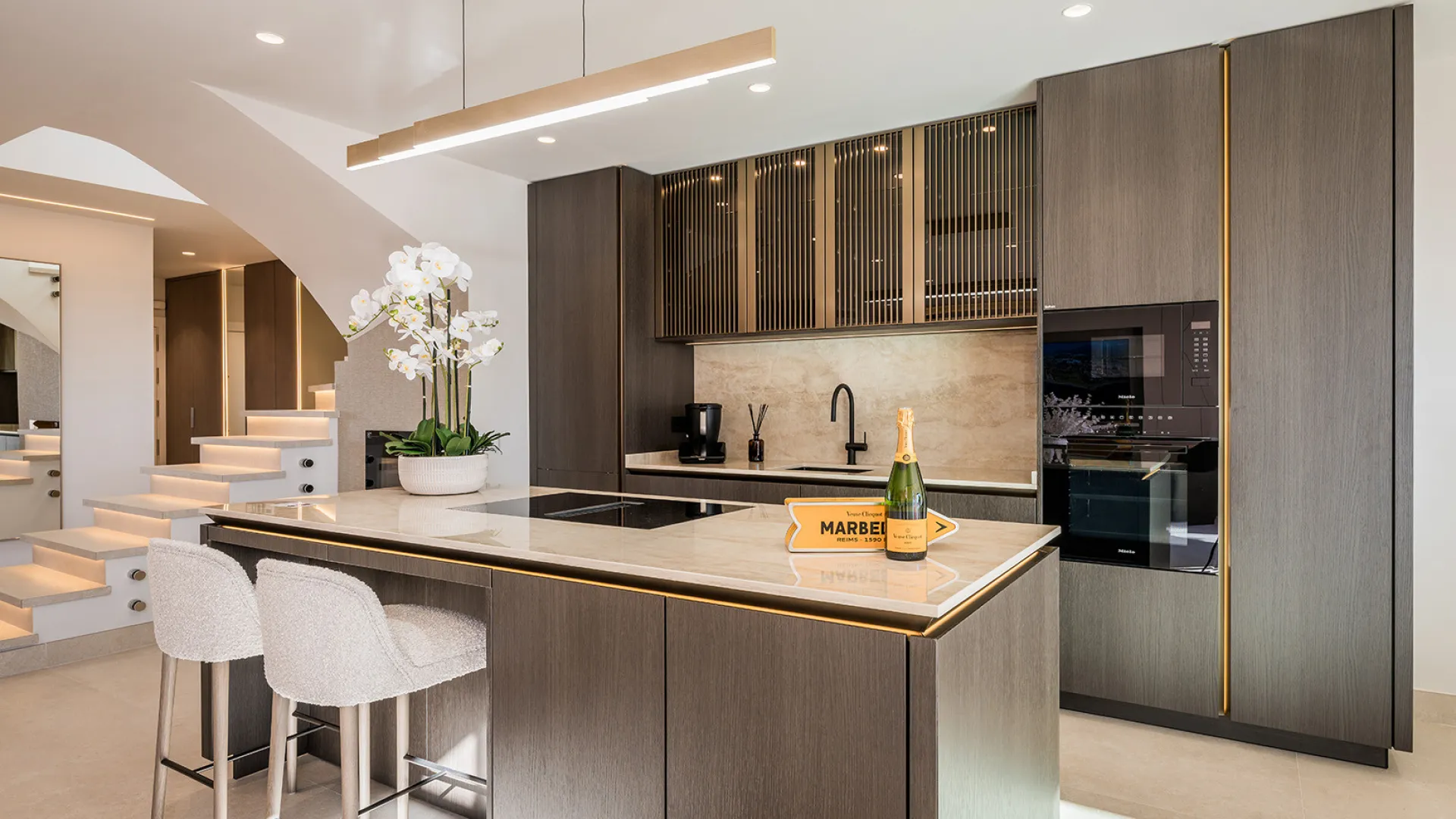 For sale penthouse with 3 bedrooms in New Golden Mile