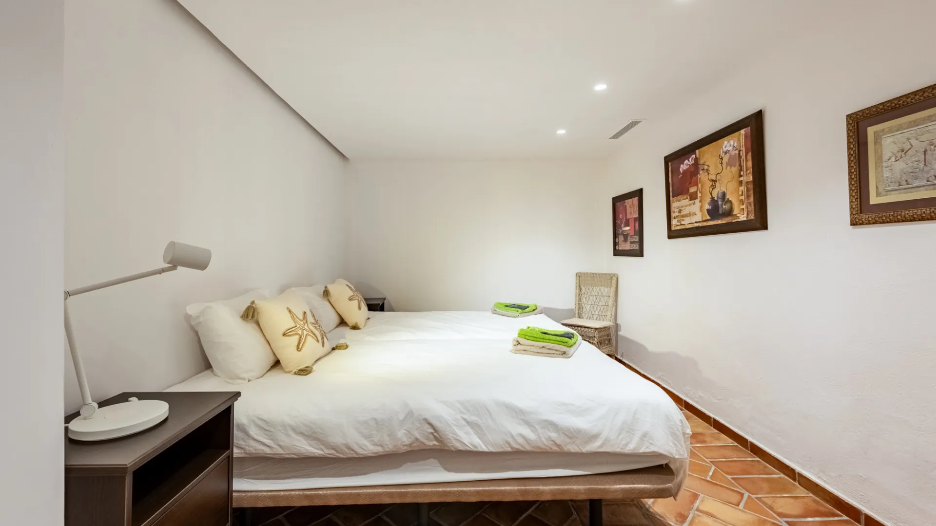 Buy La Perla de la Bahía semi detached villa with 5 bedrooms