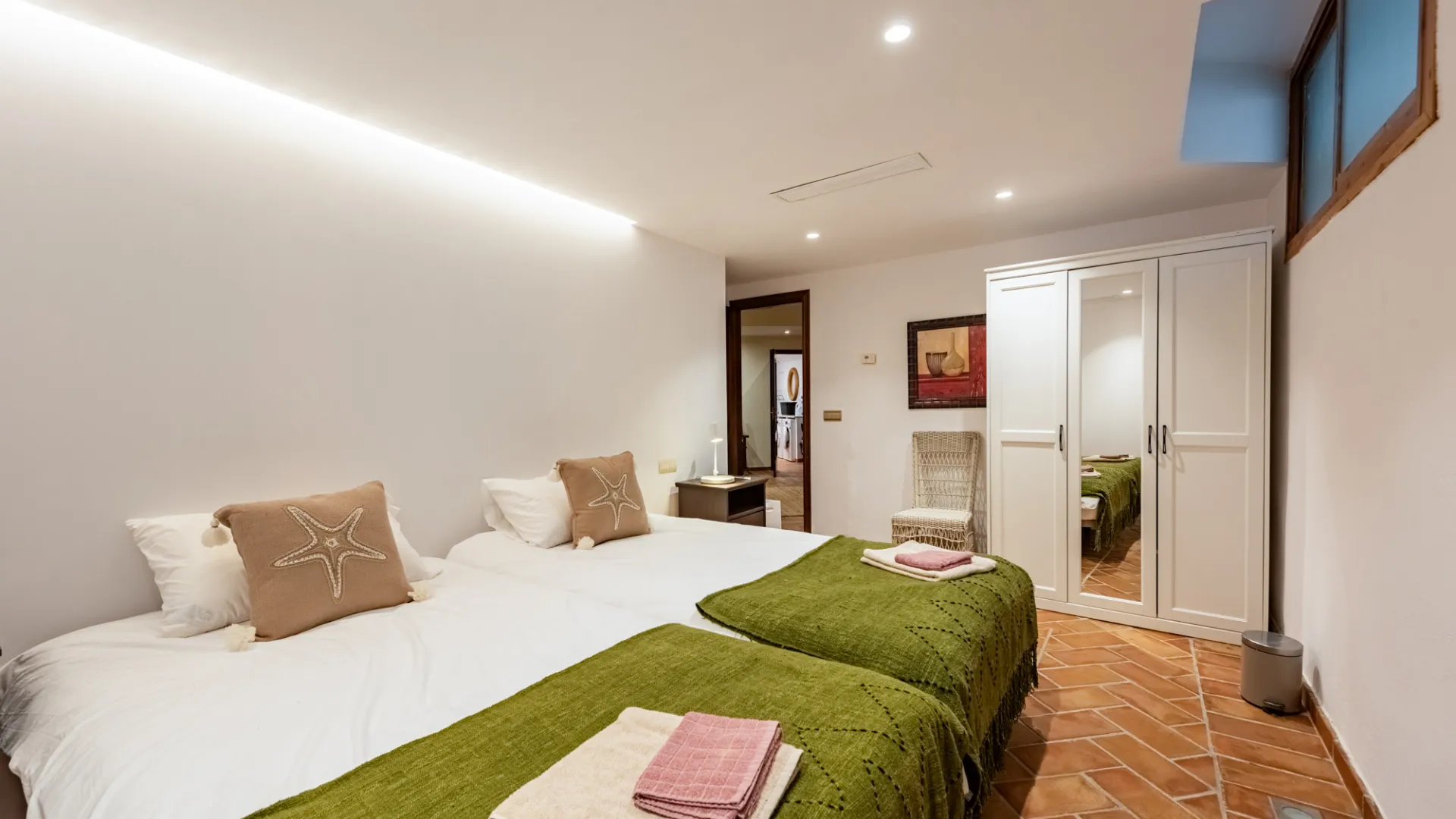 Buy La Perla de la Bahía semi detached villa with 5 bedrooms