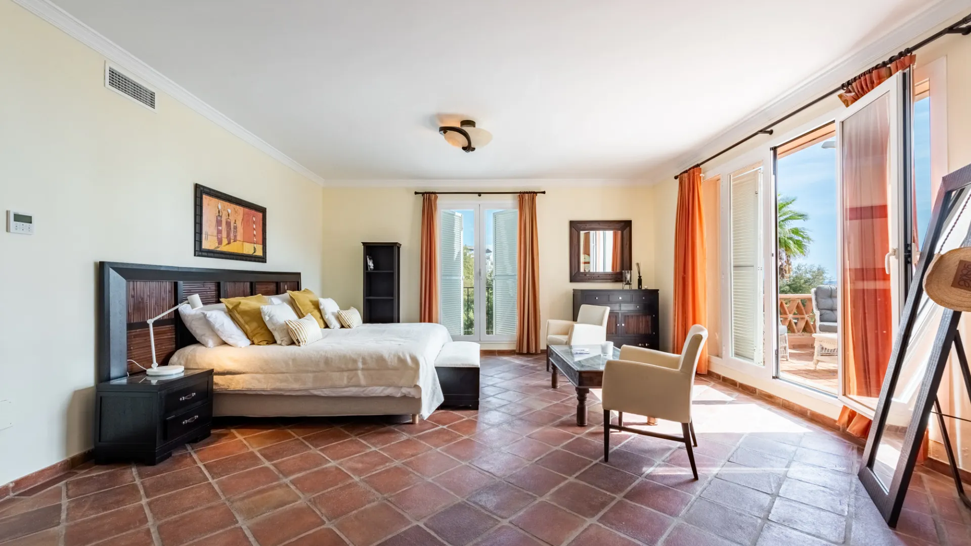 Buy La Perla de la Bahía semi detached villa with 5 bedrooms