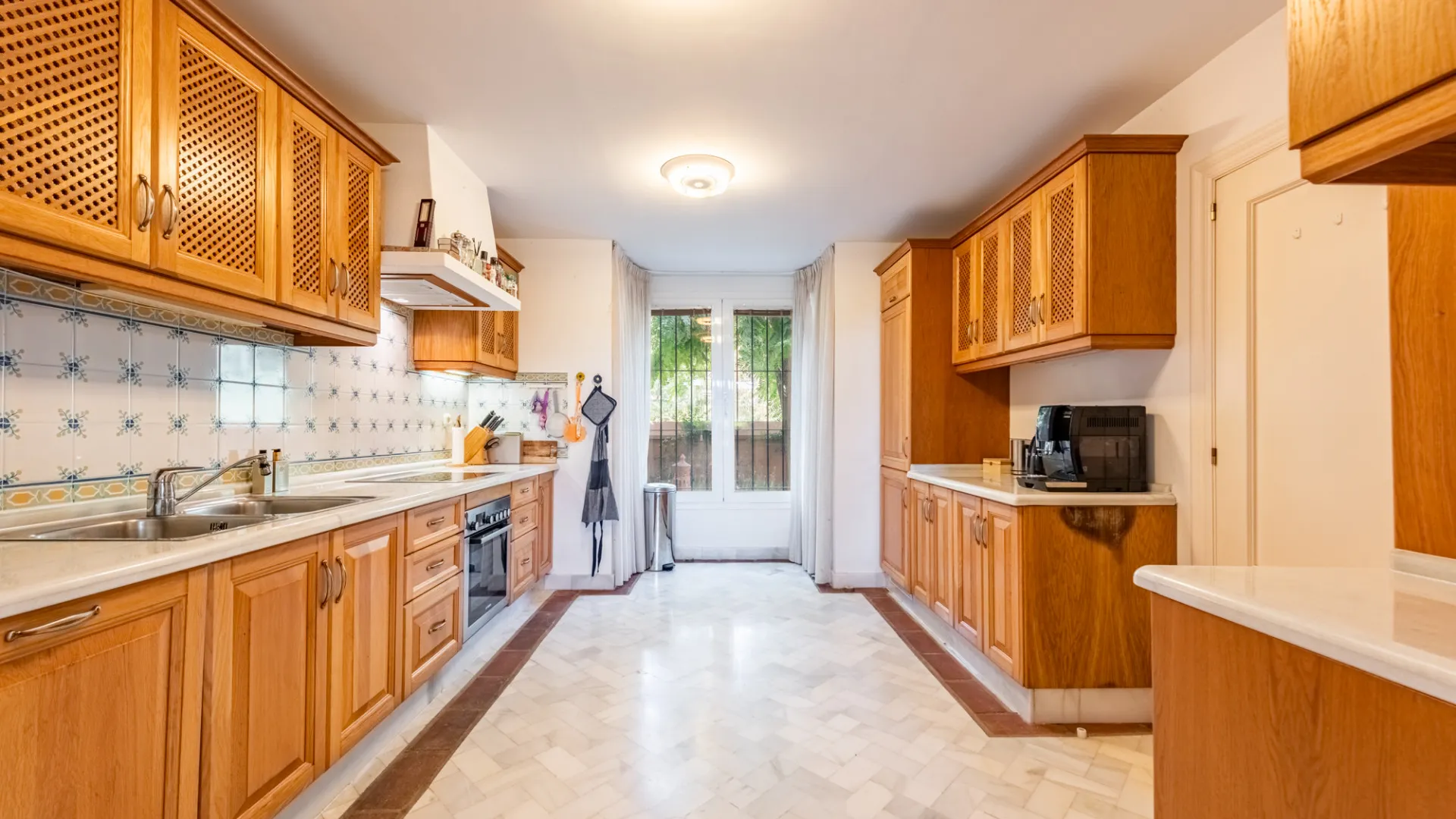 Buy La Perla de la Bahía semi detached villa with 5 bedrooms