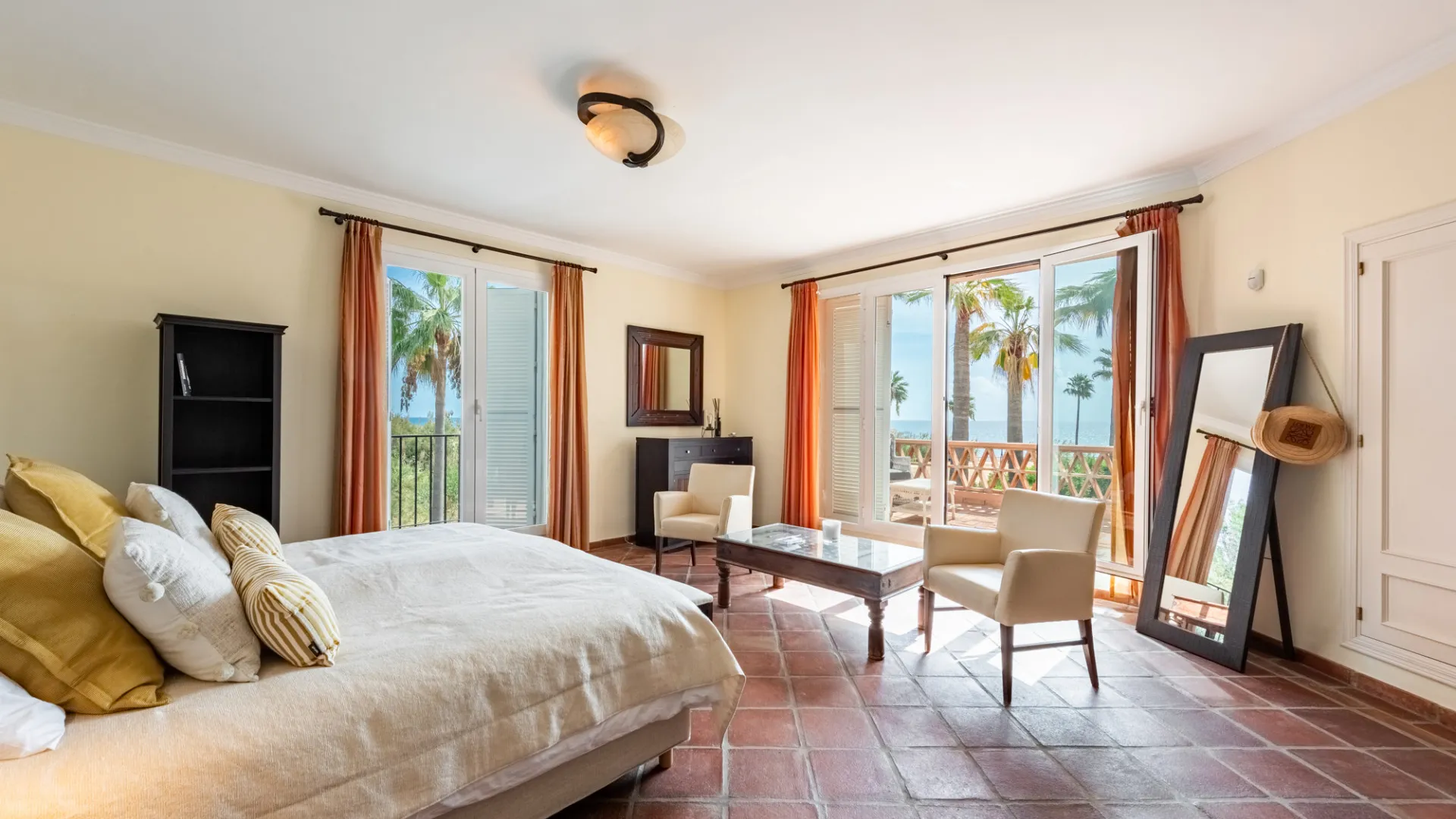 Buy La Perla de la Bahía semi detached villa with 5 bedrooms