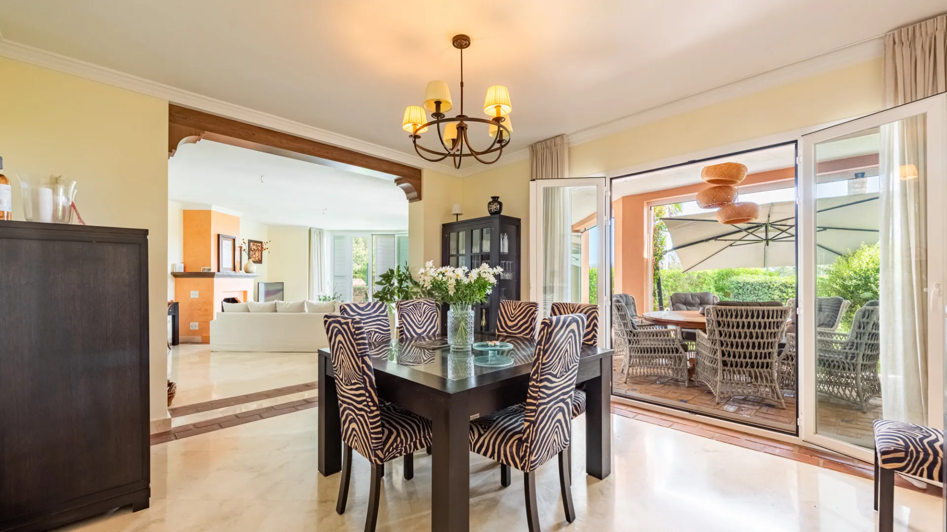 Buy La Perla de la Bahía semi detached villa with 5 bedrooms