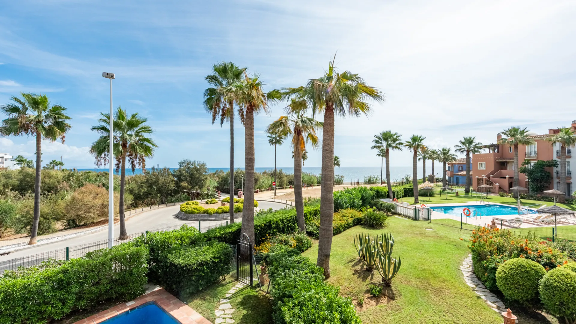 Buy La Perla de la Bahía semi detached villa with 5 bedrooms