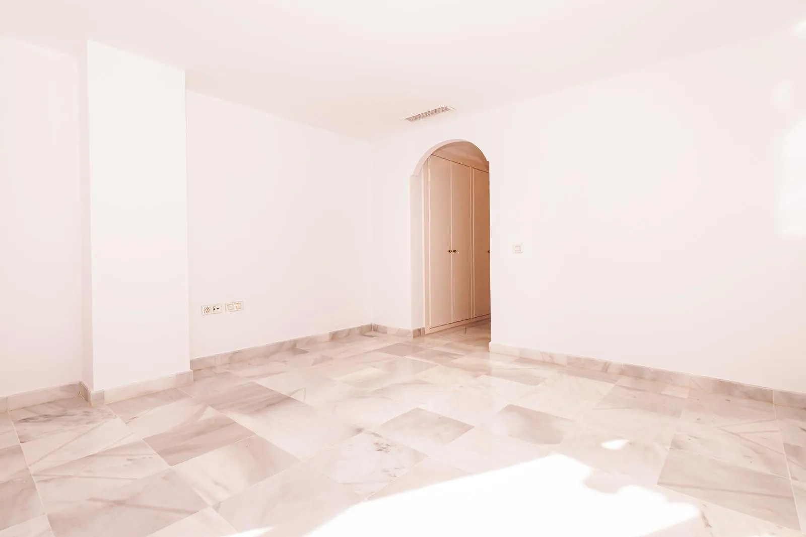 Apartamento en venta de 4 dormitorios en Hacienda del Sol