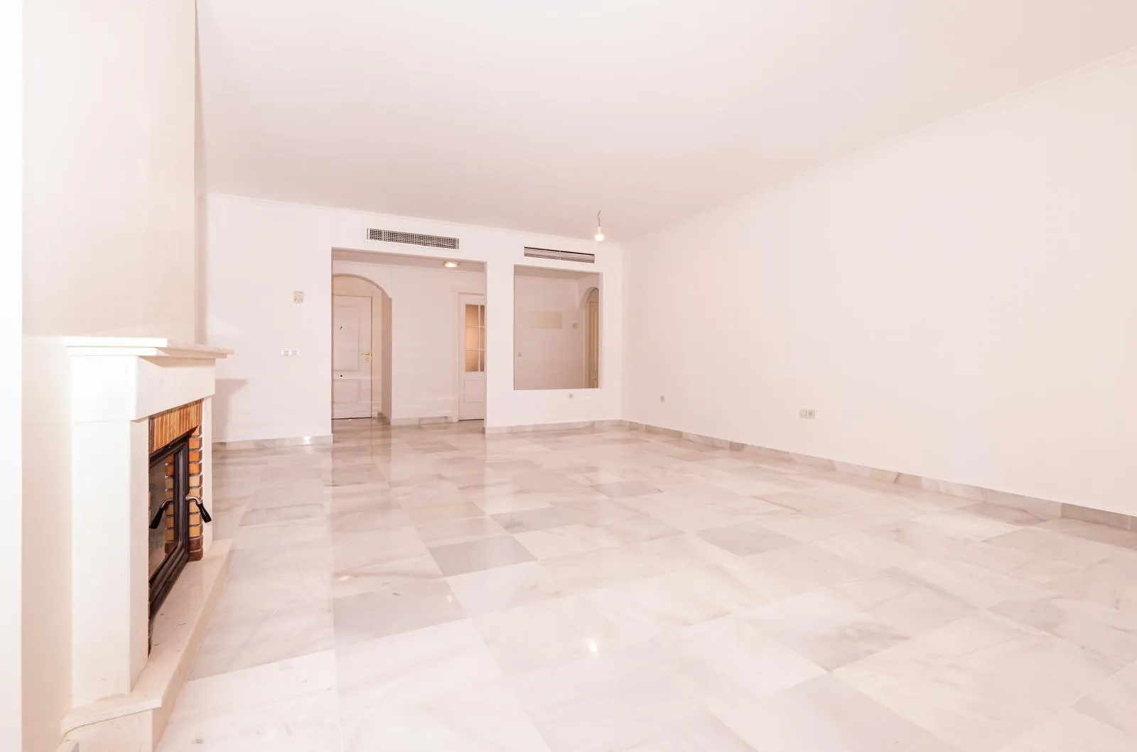 Apartamento en venta de 4 dormitorios en Hacienda del Sol