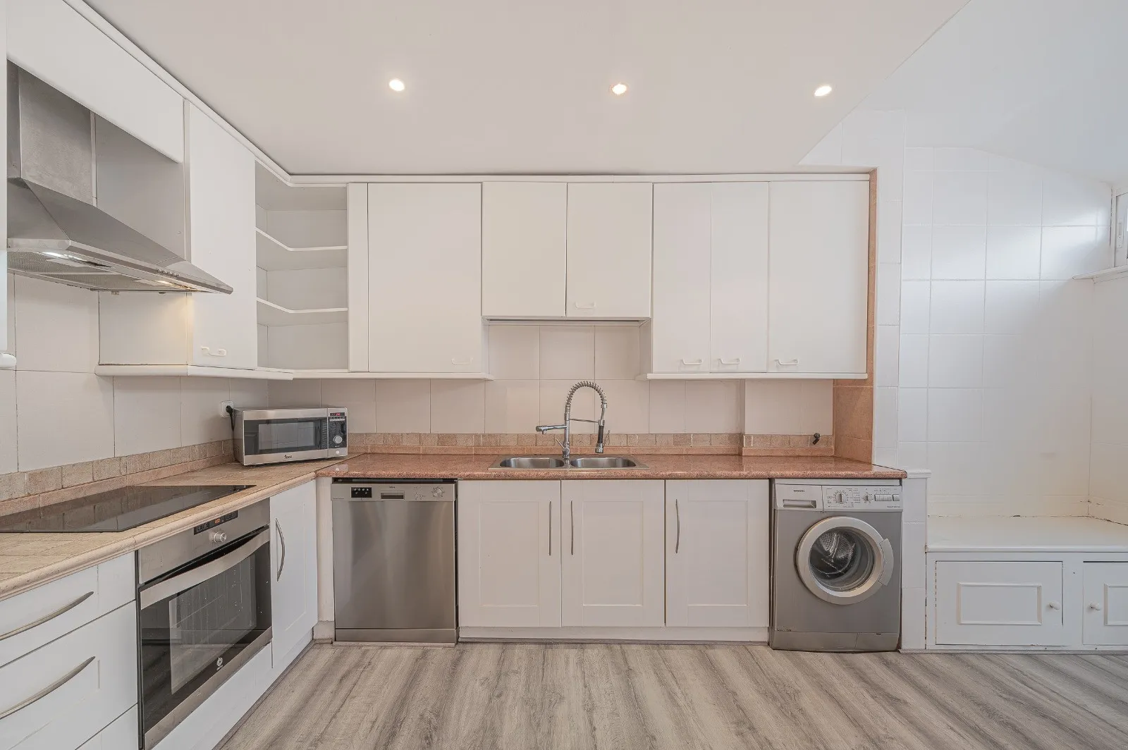 For sale La Quinta town house with 4 bedrooms