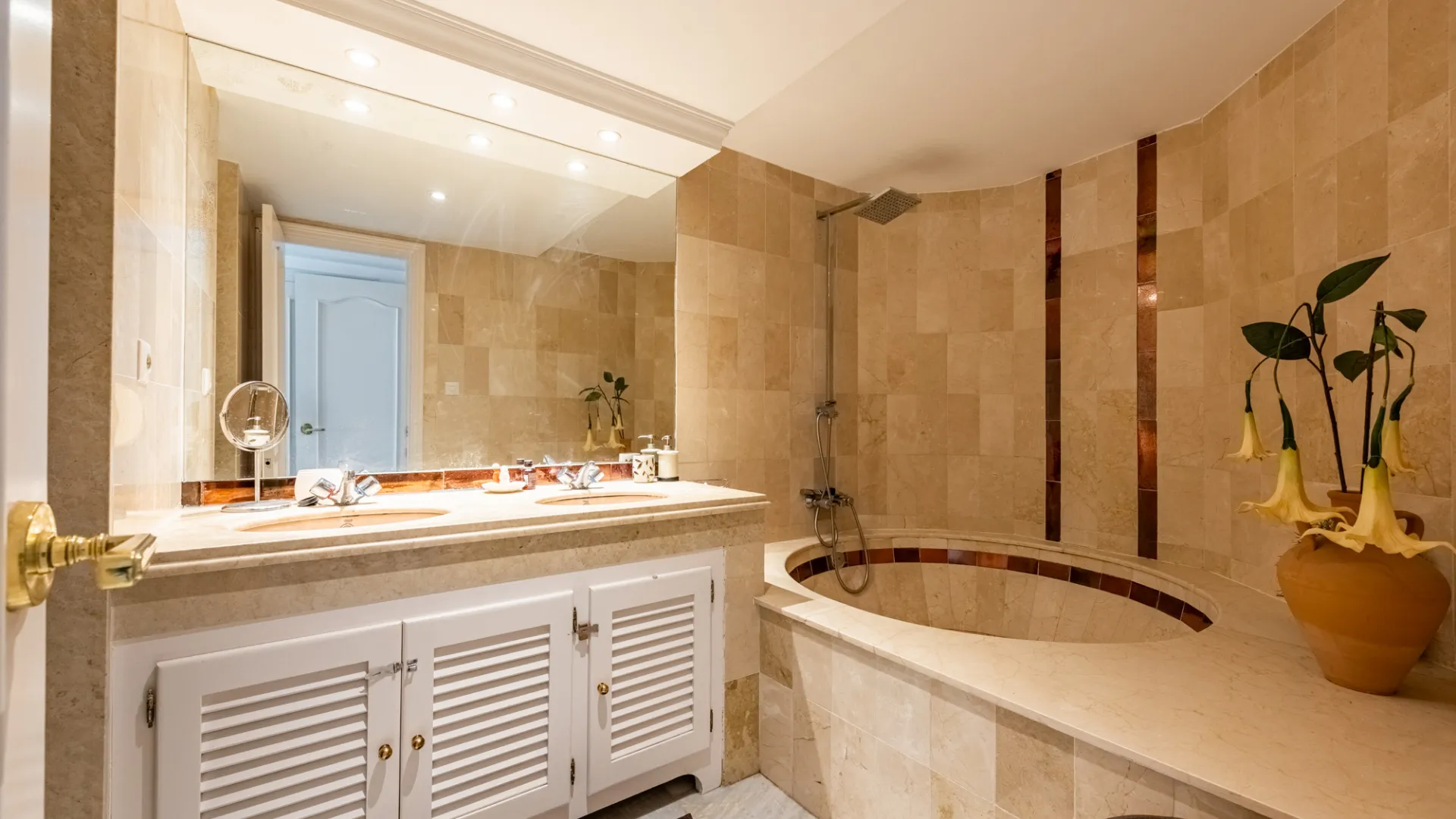 For sale apartment in Bel Air with 2 bedrooms