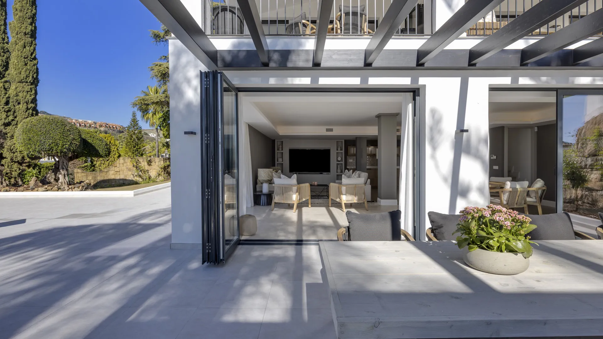 Altos del Paraiso villa for sale