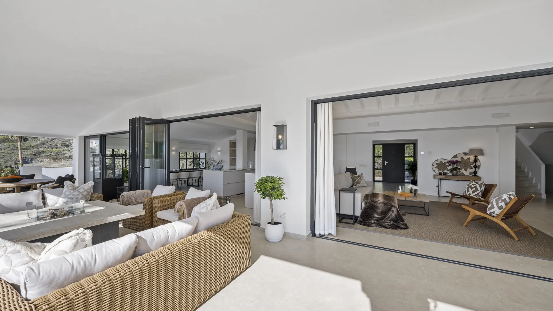 Altos del Paraiso villa for sale