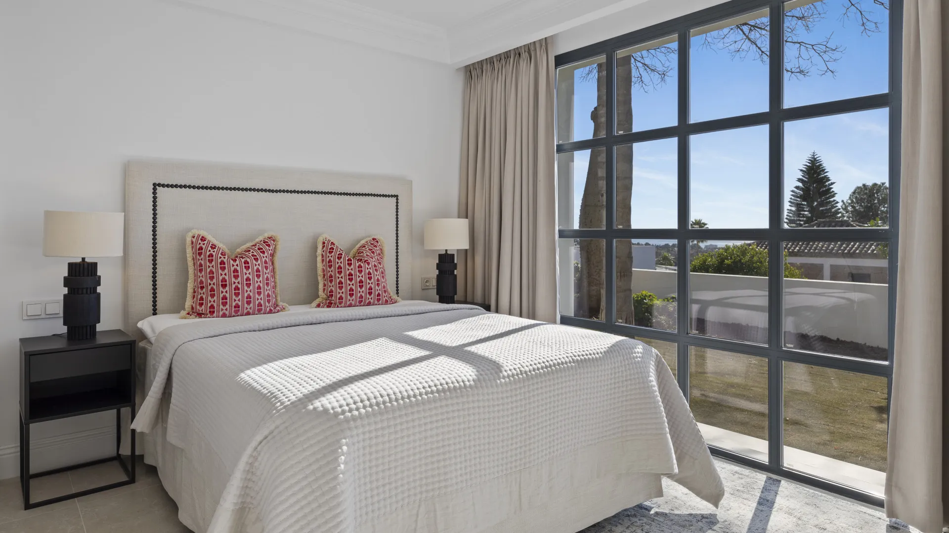 Altos del Paraiso villa for sale