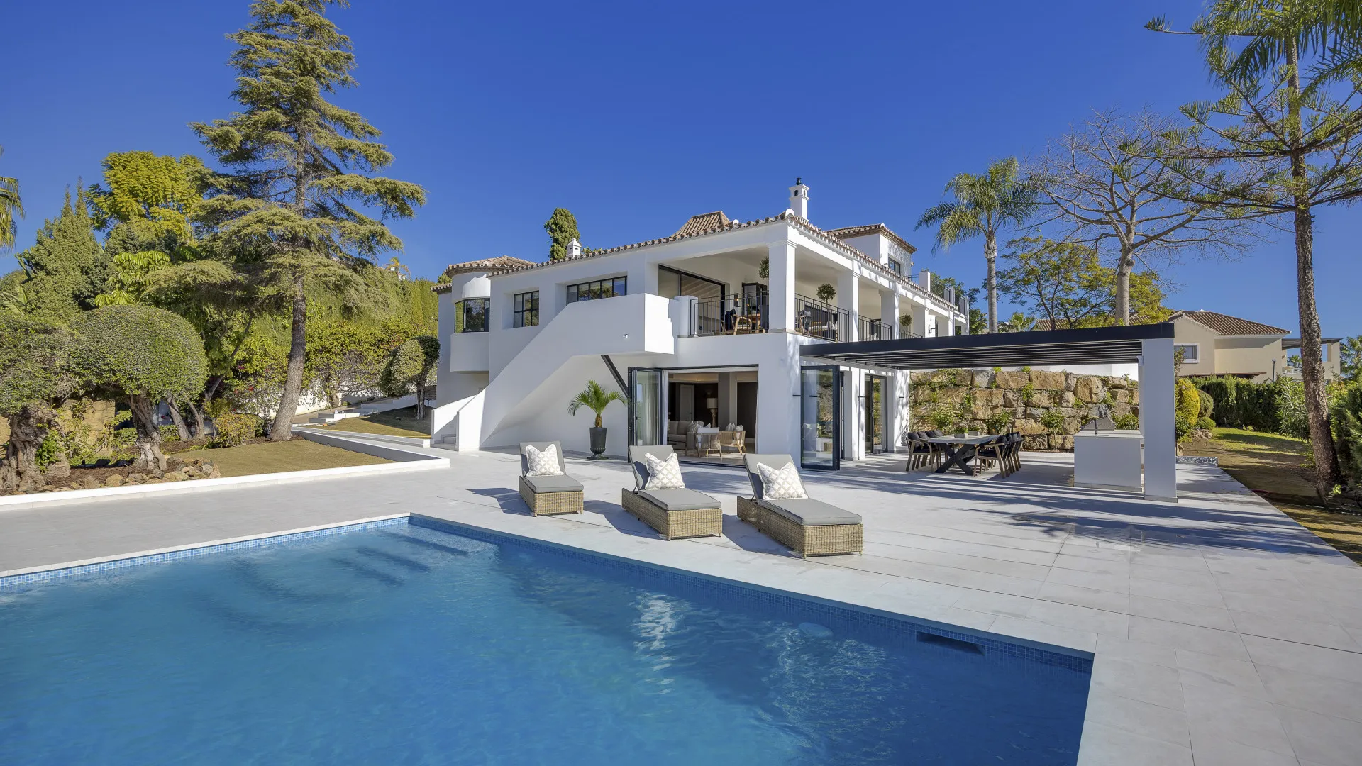 Altos del Paraiso villa for sale