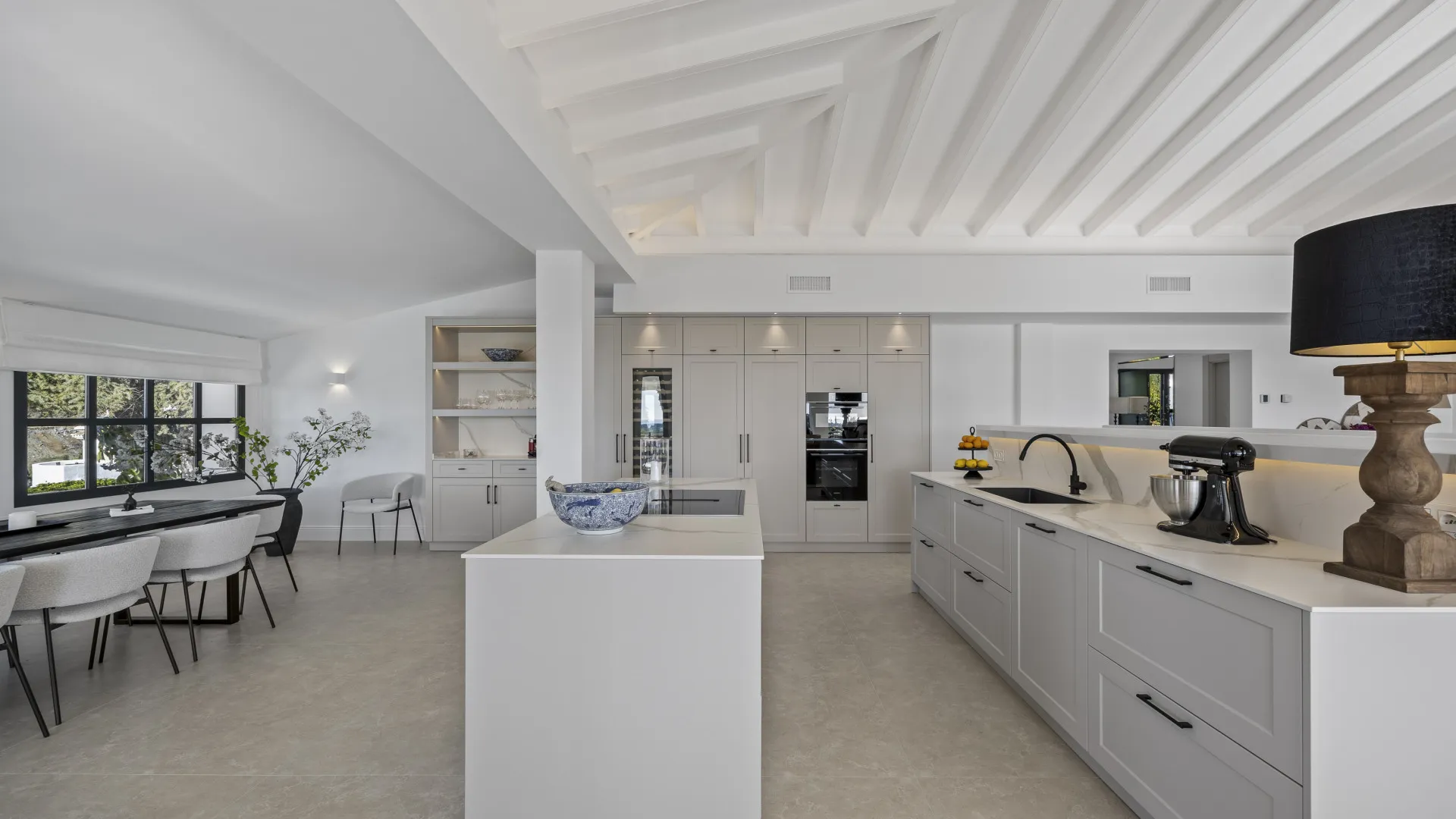 Altos del Paraiso villa for sale