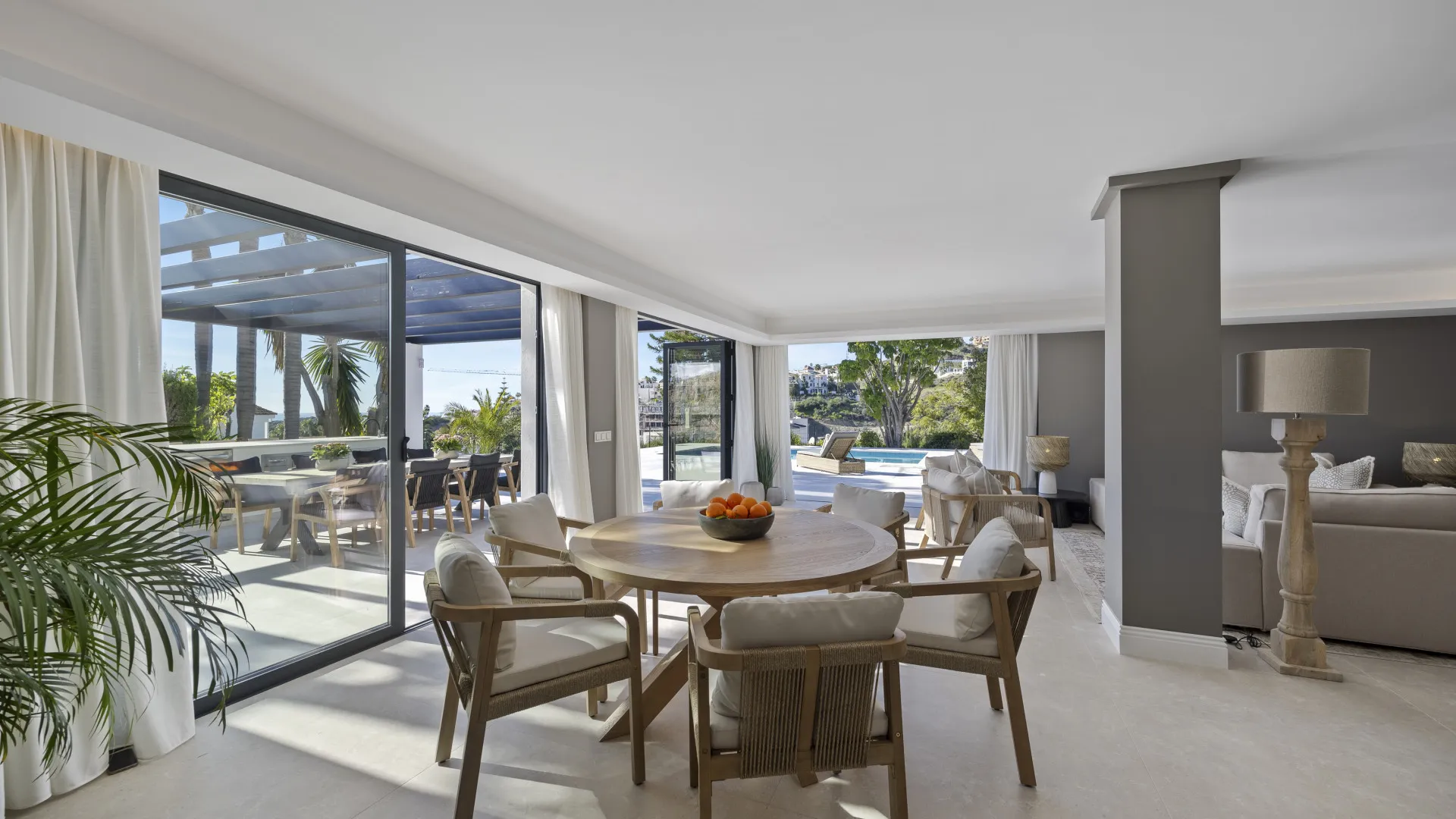 Altos del Paraiso villa for sale