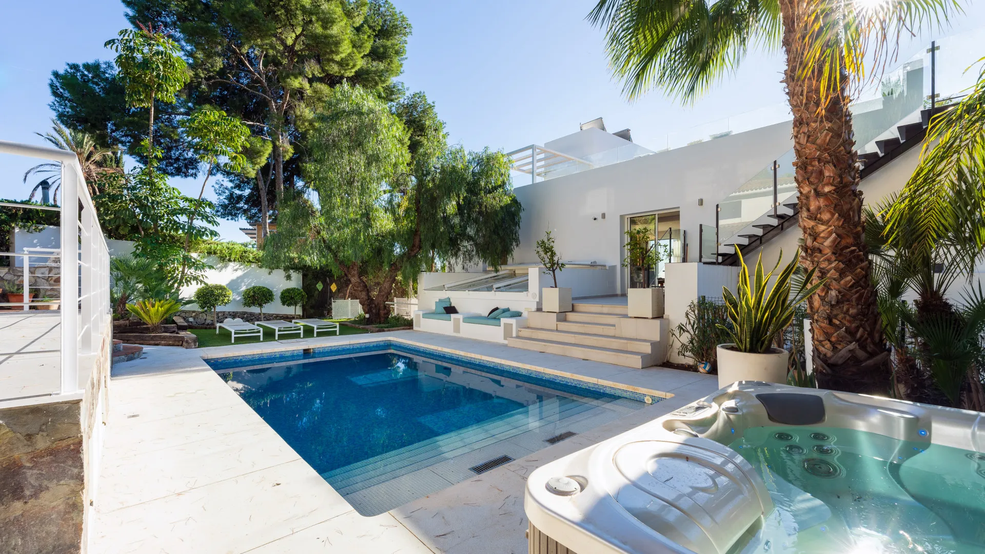 Nueva Andalucia villa for sale