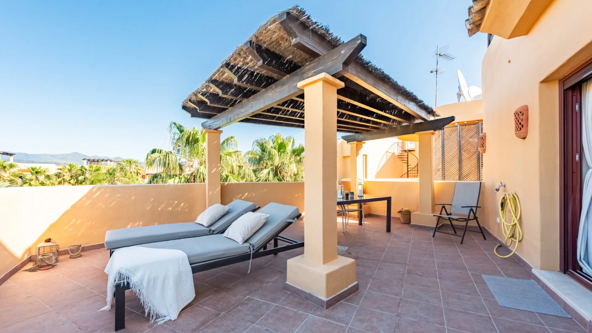 3 bedrooms penthouse for sale in Costalita