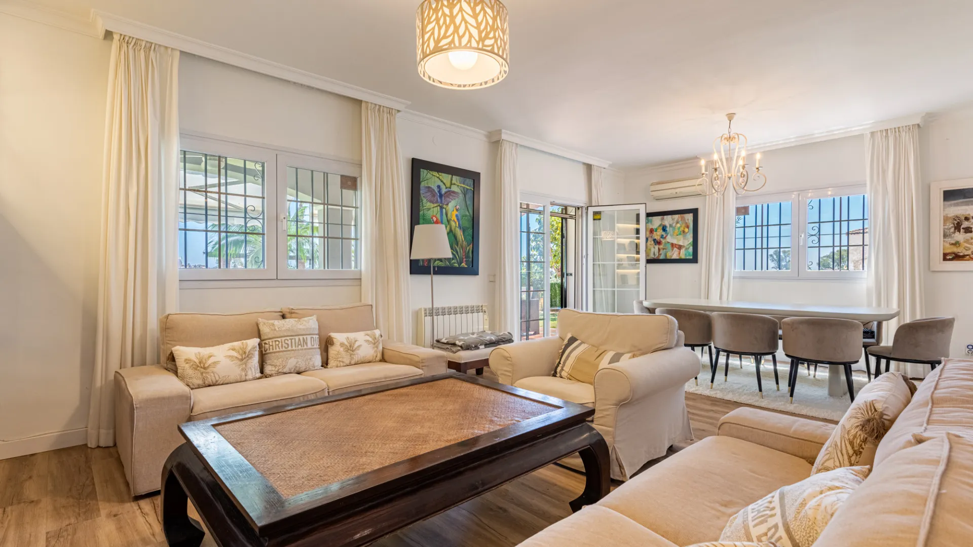 Villa de 3 dormitorios en venta en Monte Biarritz