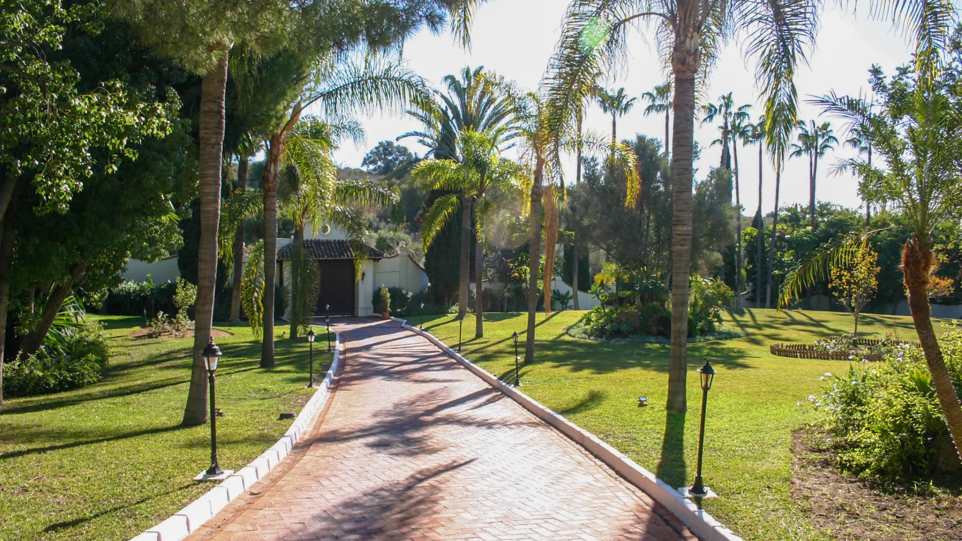 Villa for sale in Paraiso Alto with 16 bedrooms