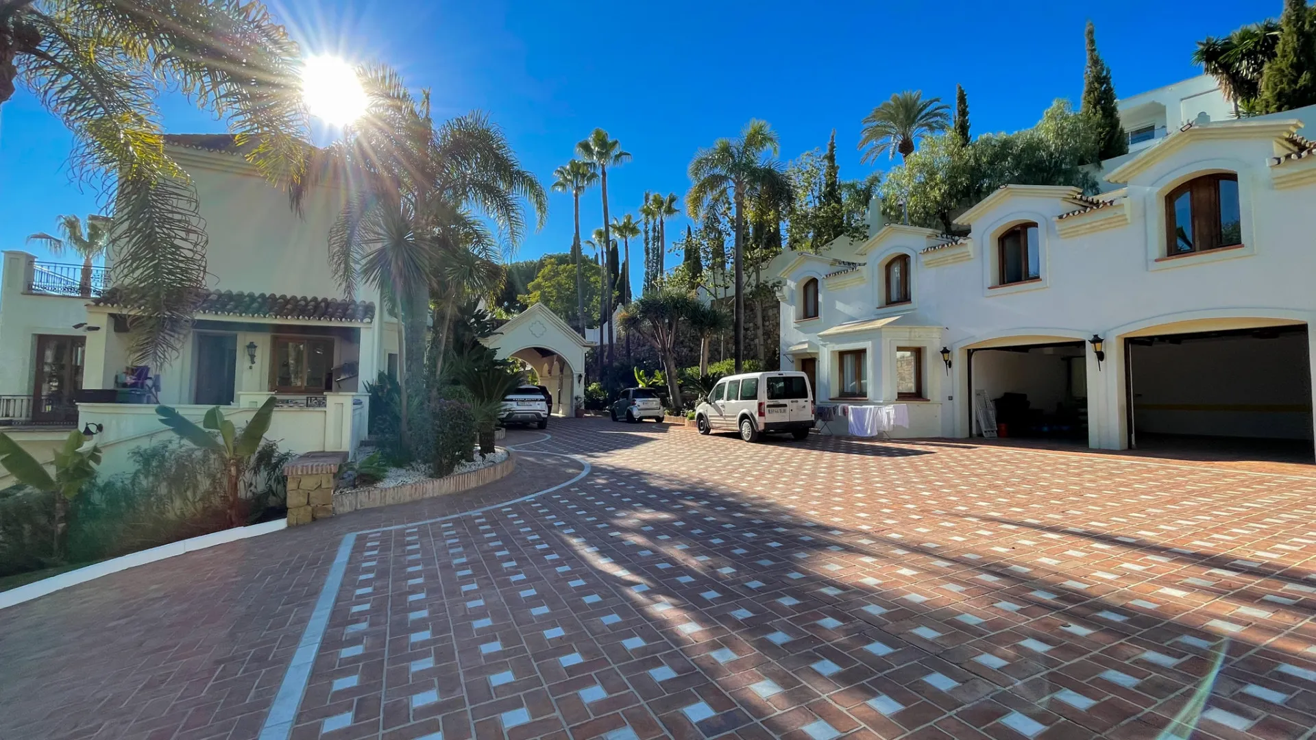 Villa for sale in Paraiso Alto with 16 bedrooms