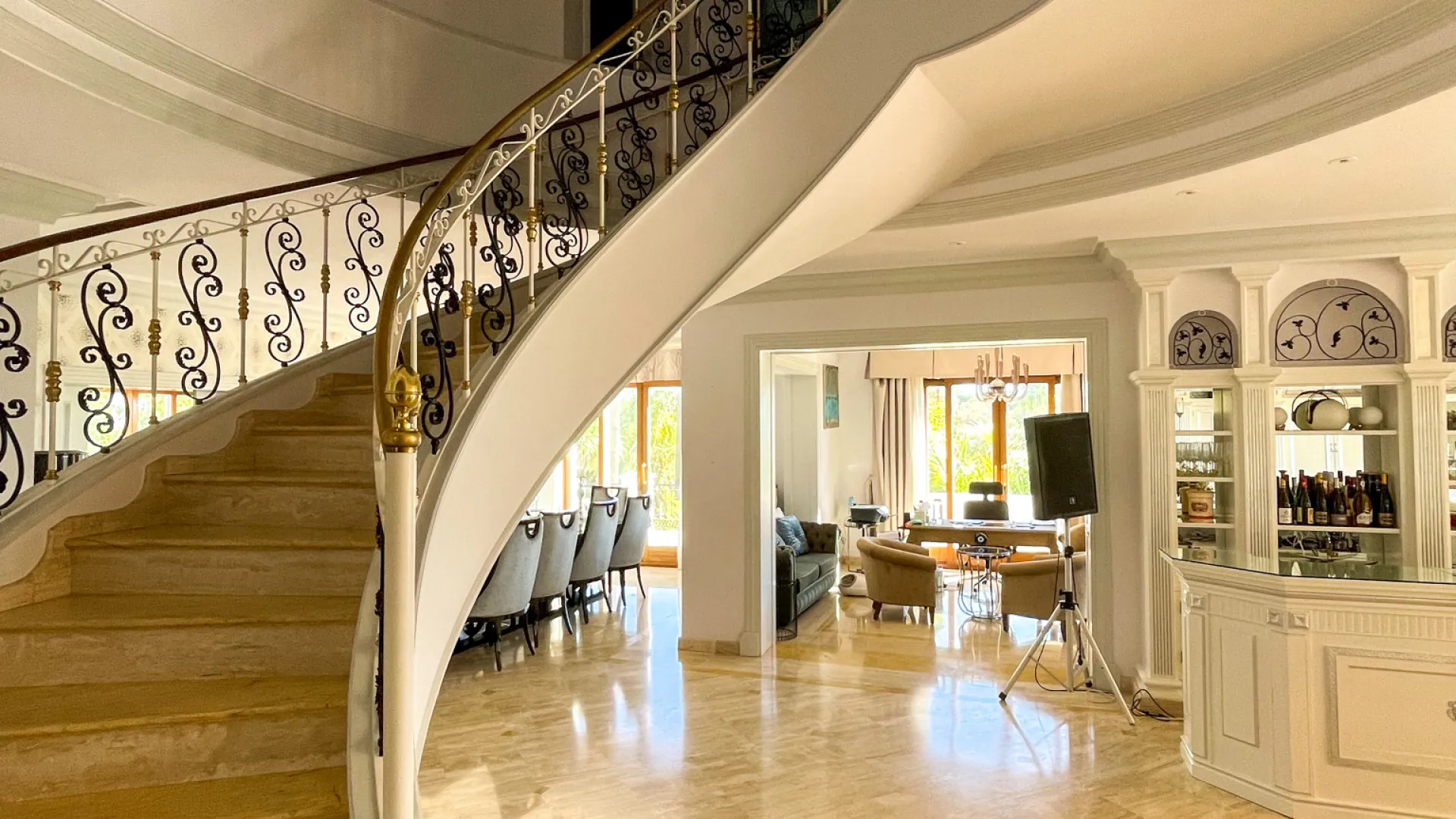 Villa for sale in Paraiso Alto with 16 bedrooms