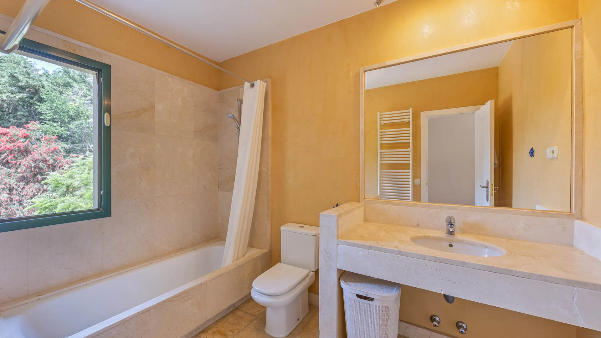 For sale semi detached house with 4 bedrooms in El Casar Fronda