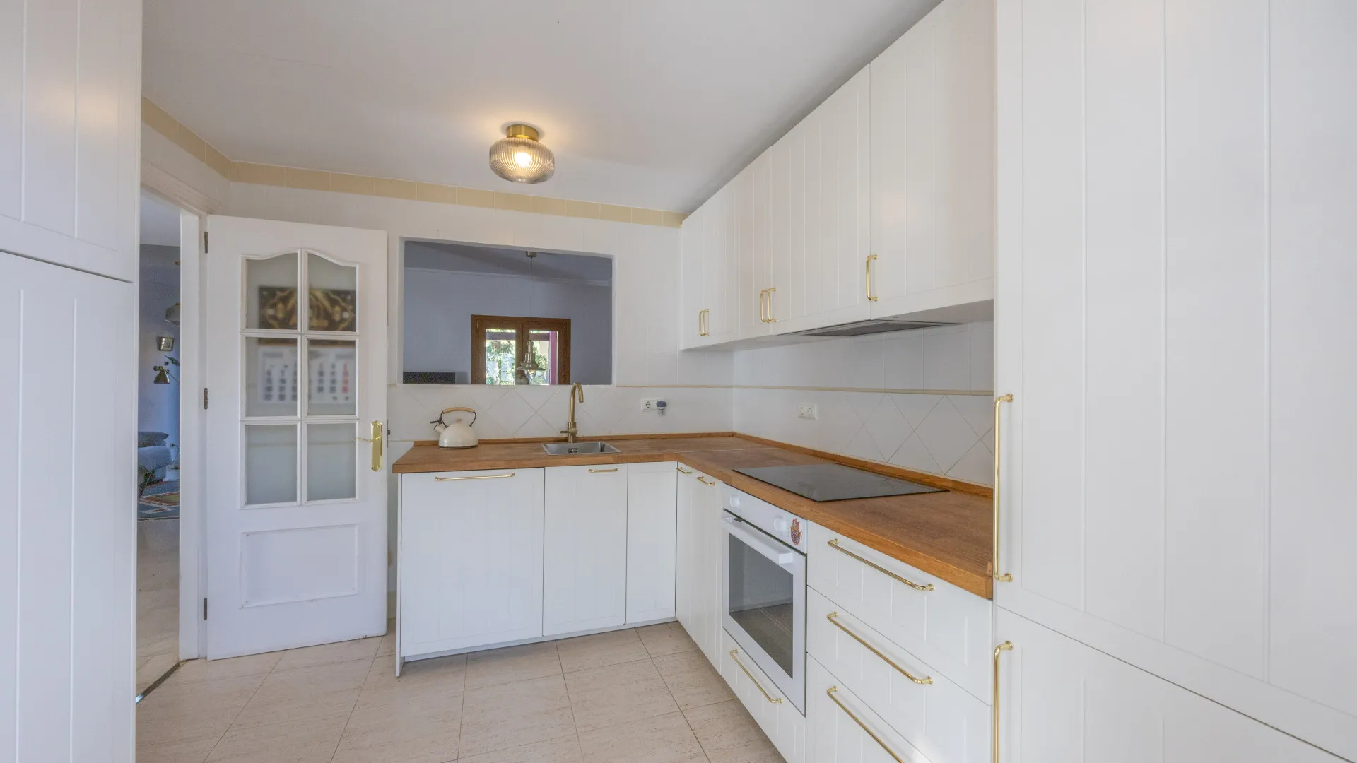 Semi detached house for sale in Alcaidesa Costa with 3 bedrooms