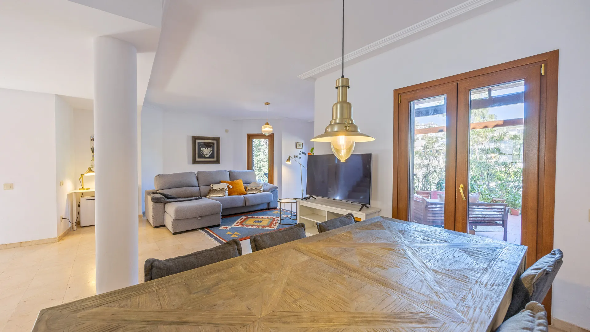 Semi detached house for sale in Alcaidesa Costa with 3 bedrooms